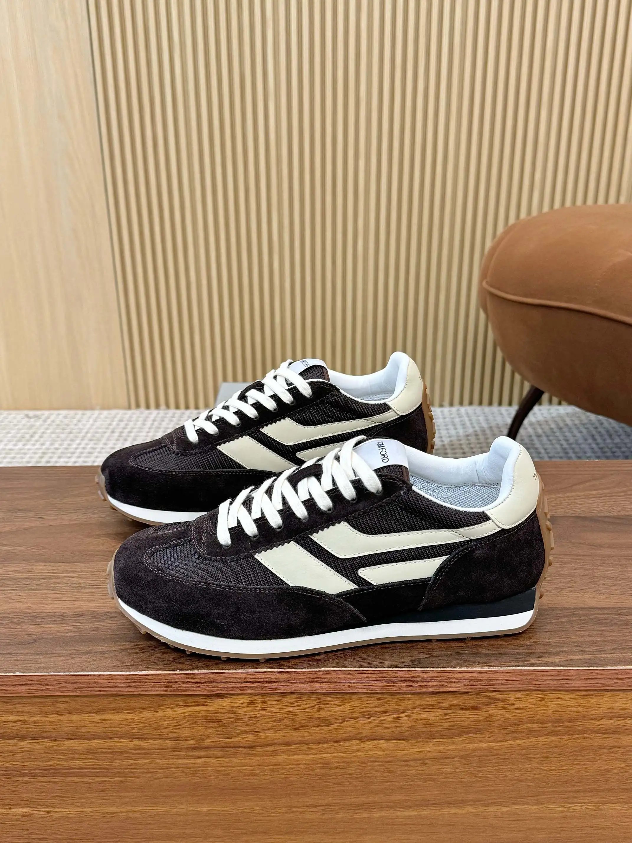 Vintage Suede Mesh Sneakers Ivory Black - Gallery Image 3 - Detailed View