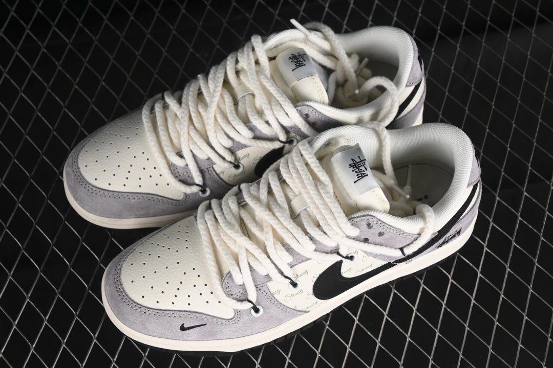 Suede Low Sneakers Ash - Gallery Image 5 - Detailed View