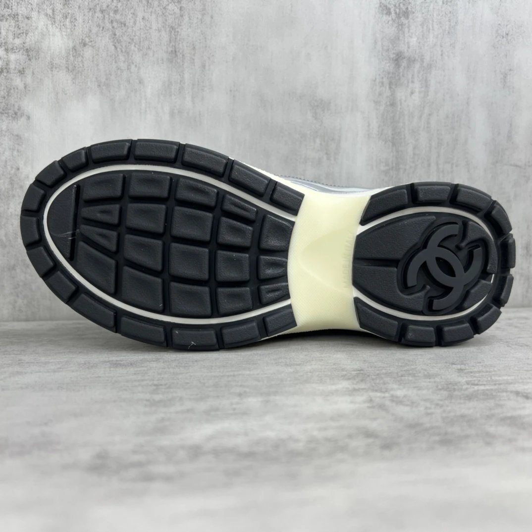 Resort Leather Mesh Sneakers Metallic Silver - Gallery Image 8 - Detailed View