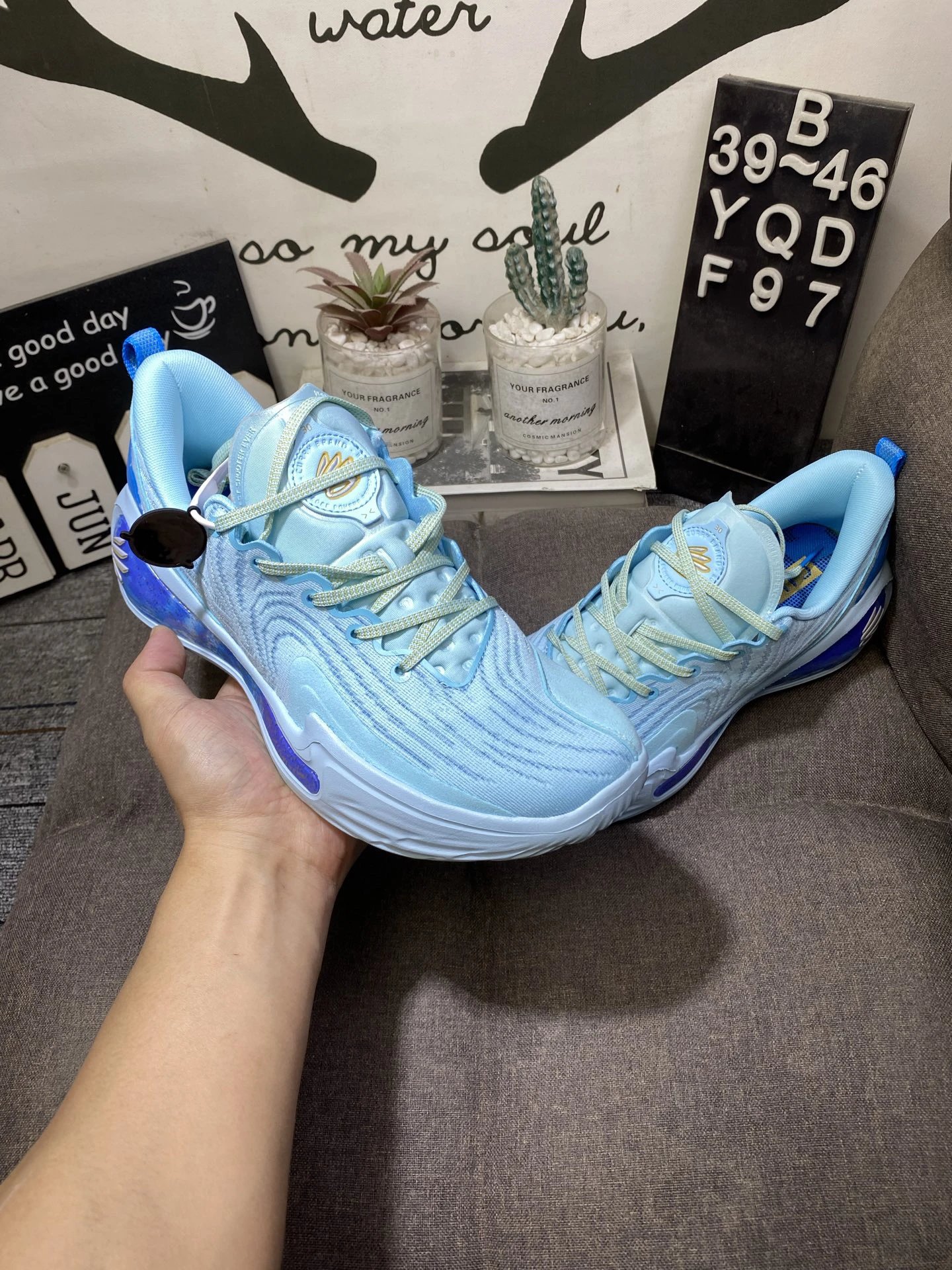 Curry HOVR Splash Basketball Shoes Ice Blue - Gallery Image 4 - Detailed View