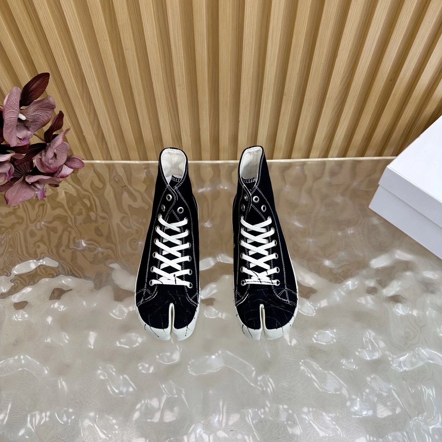 Maison Margiela MM6 Tabi Graffiti Canvas High Sneakers Black - Gallery Image 4 - Detailed View