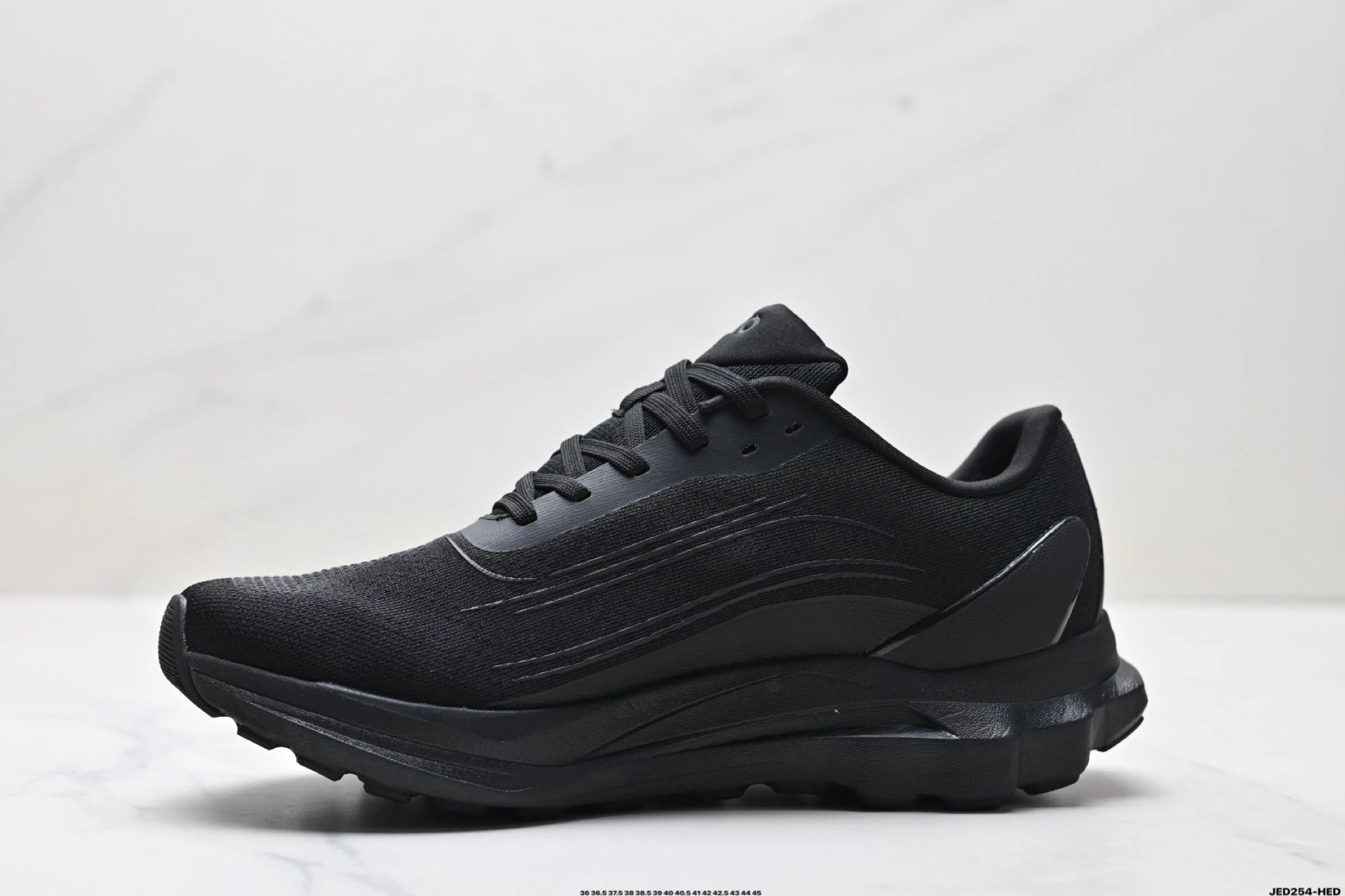 Alo Yoga Alo Runner Sneakers Black - Gallery Image 3 - Detailed View