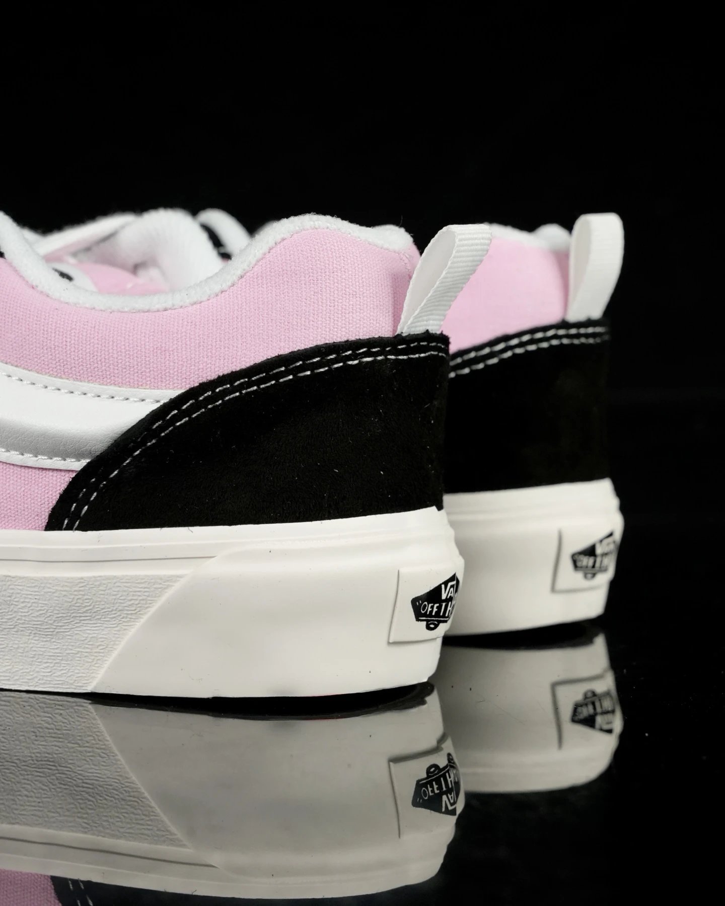 Retro Chunky Skate Sneakers Pink Noir - Gallery Image 7 - Detailed View