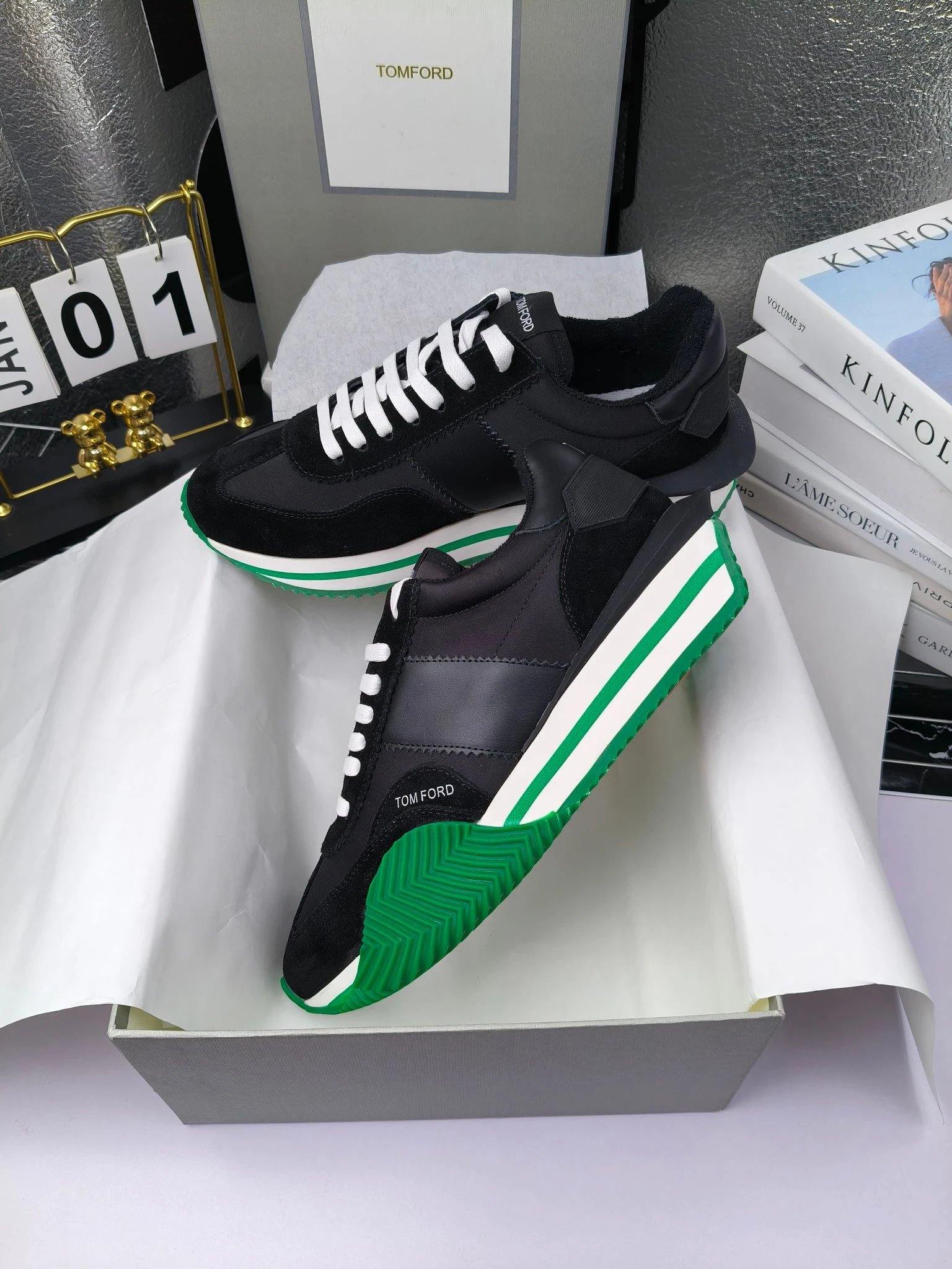 Retro Leather Sneakers Green Trim - Gallery Image 5 - Detailed View