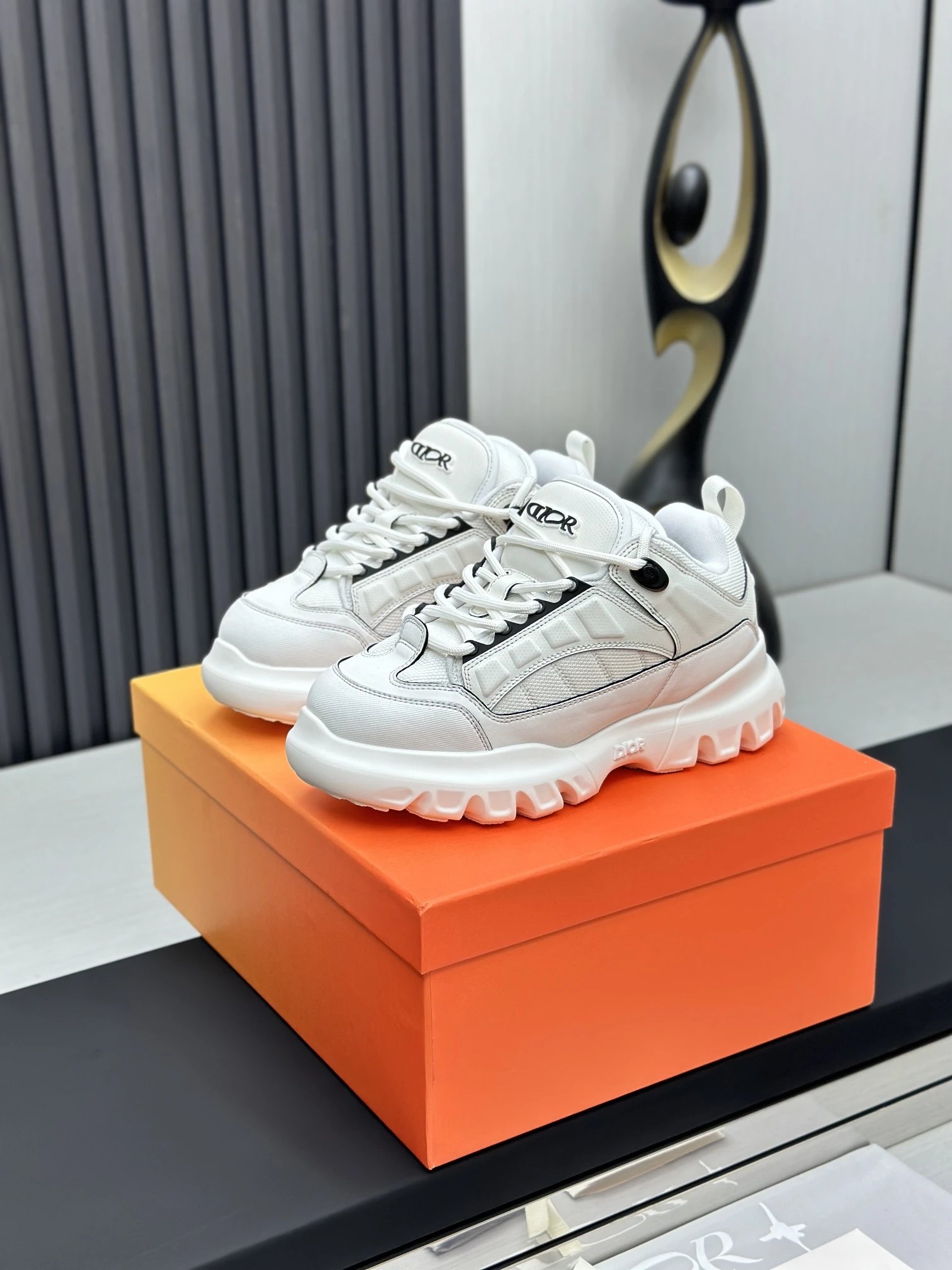 Dior x Levis Hamilton Sneakers White - Gallery Image 2 - Detailed View