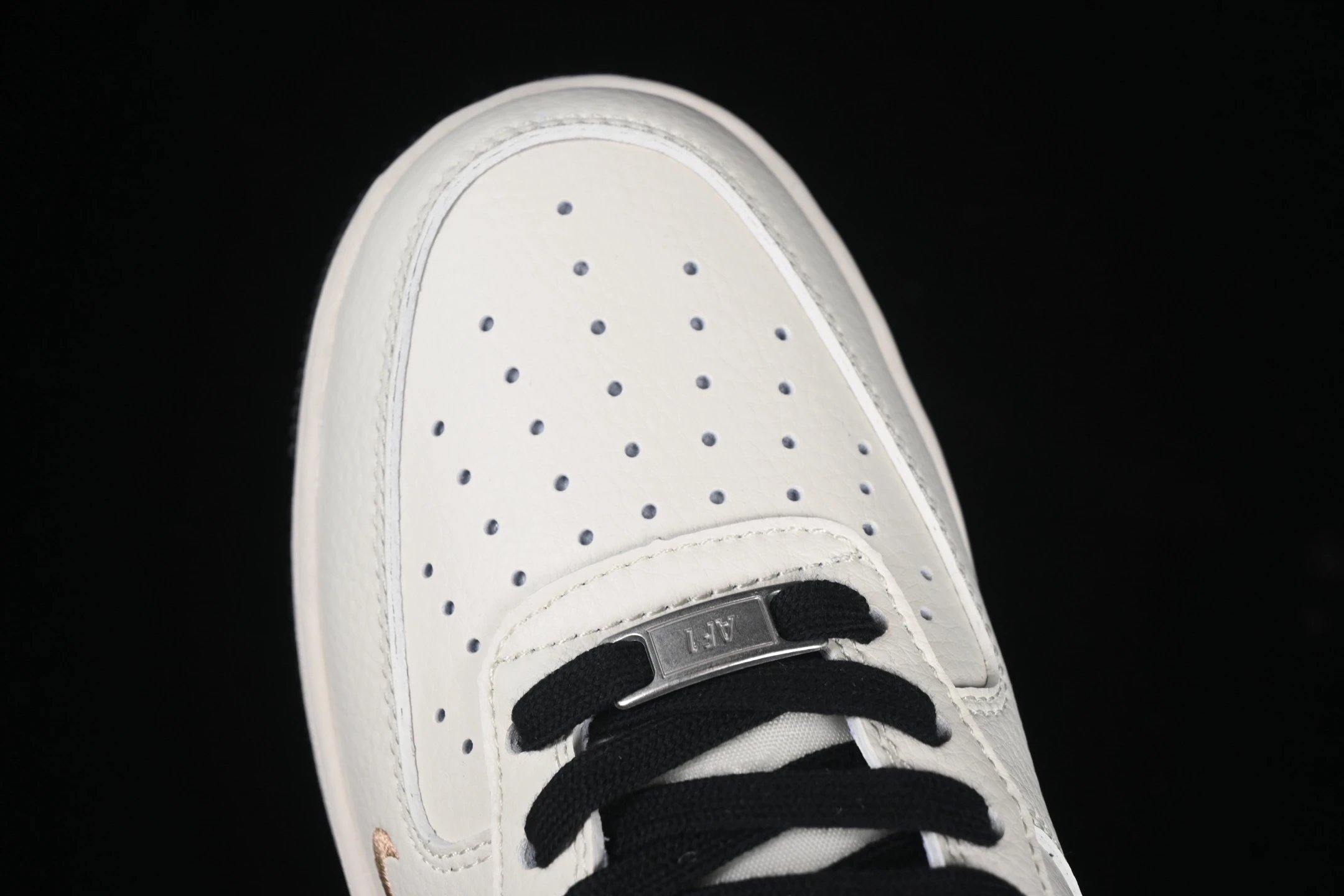 Casual Leather Sneakers Ivory - Gallery Image 7 - Detailed View