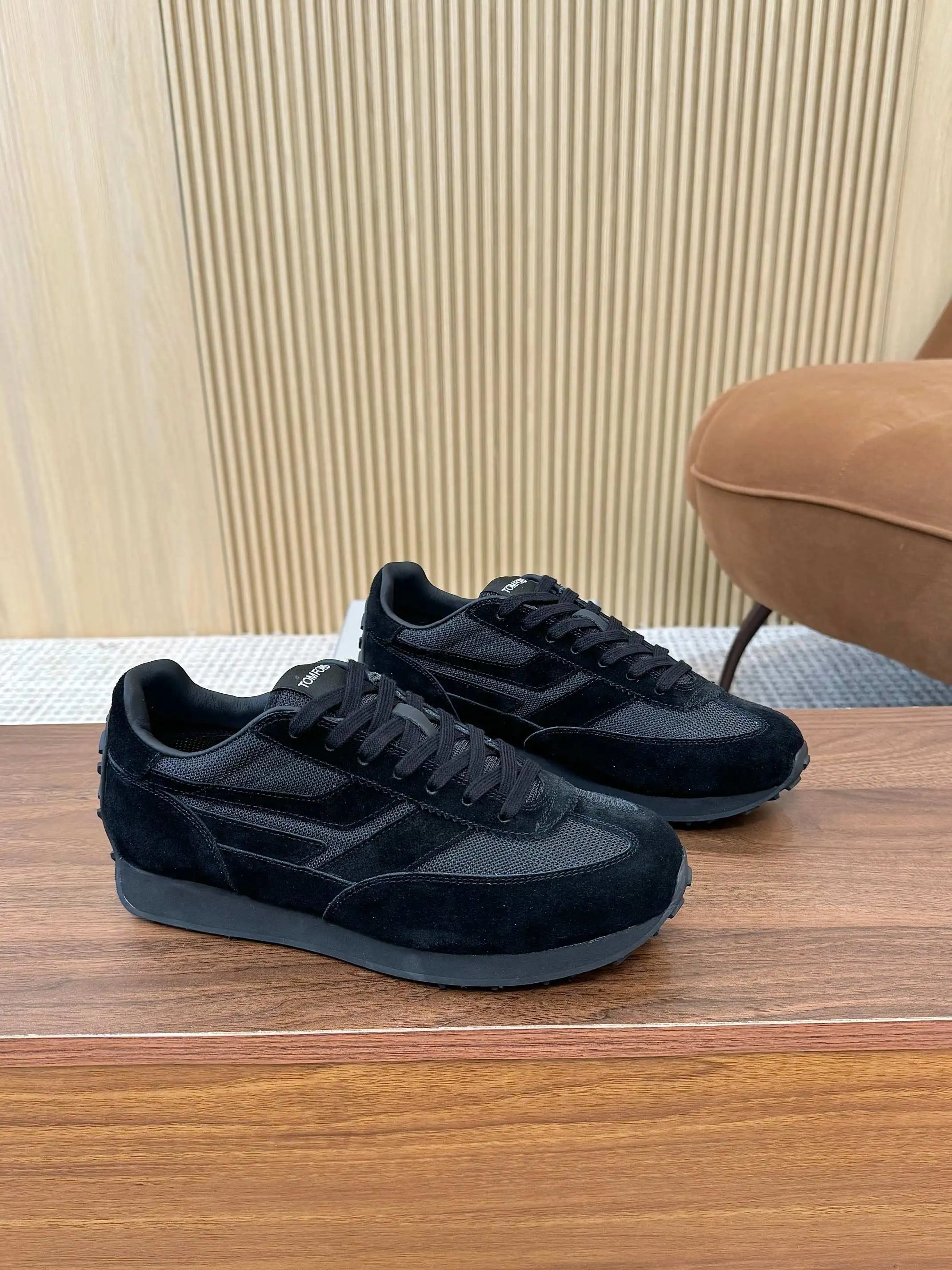 Retro Suede Mesh Low Top Sneakers Jet Black - Gallery Image 3 - Detailed View