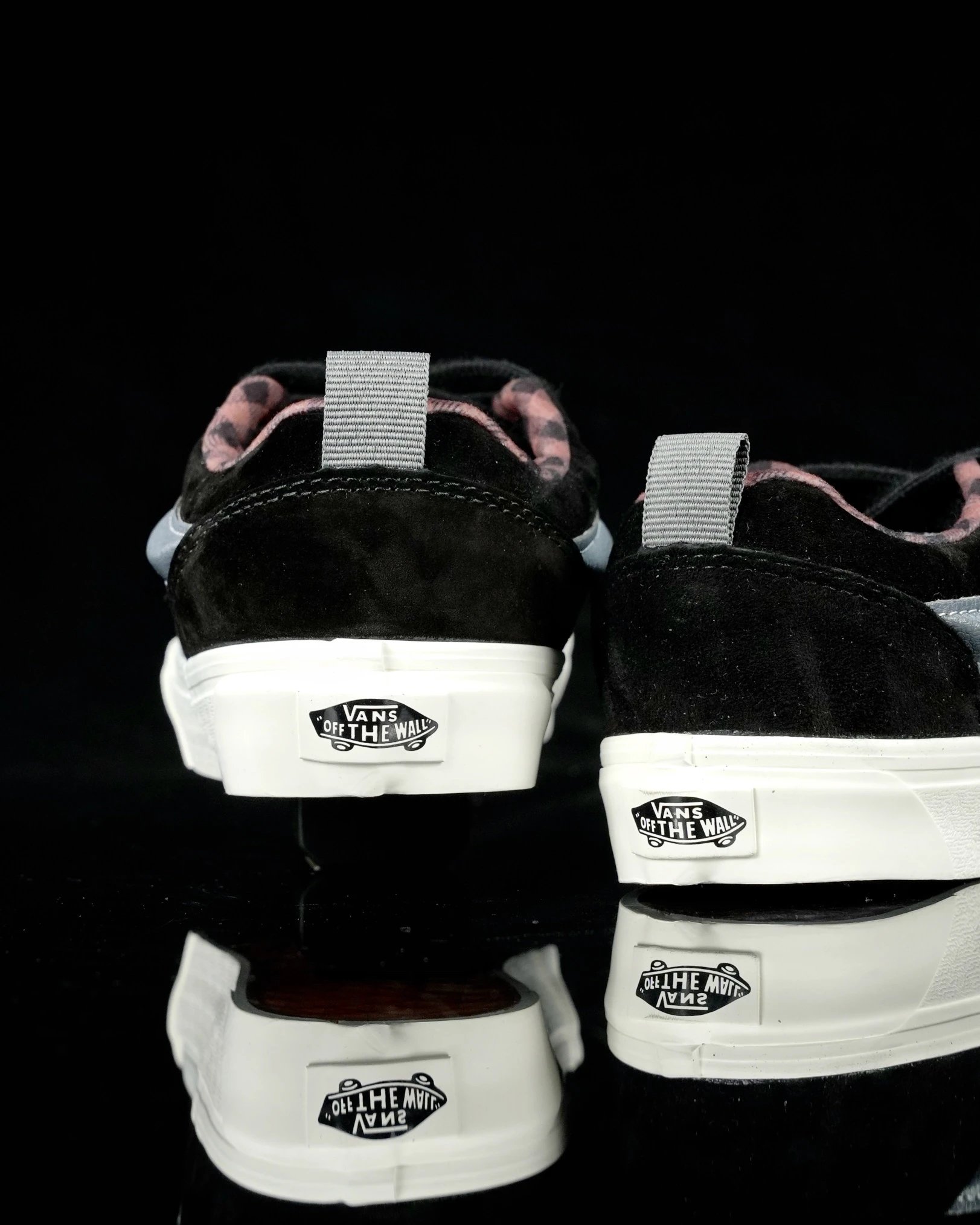 Retro Low Top Suede Skate Shoes Obsidian Black - Gallery Image 8 - Detailed View