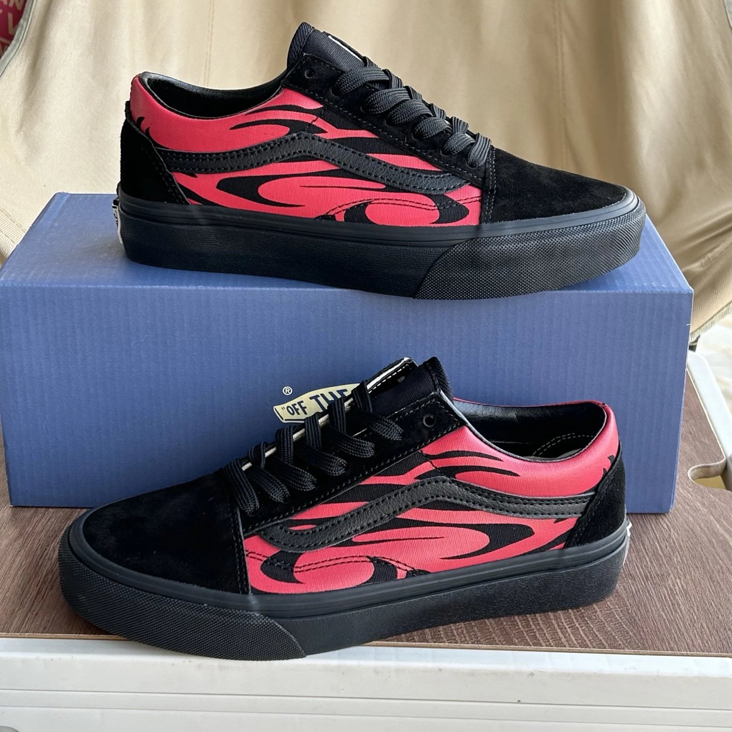 Low Top Skate Shoes Flame Black Crimson - Gallery Image 9 - Detailed View