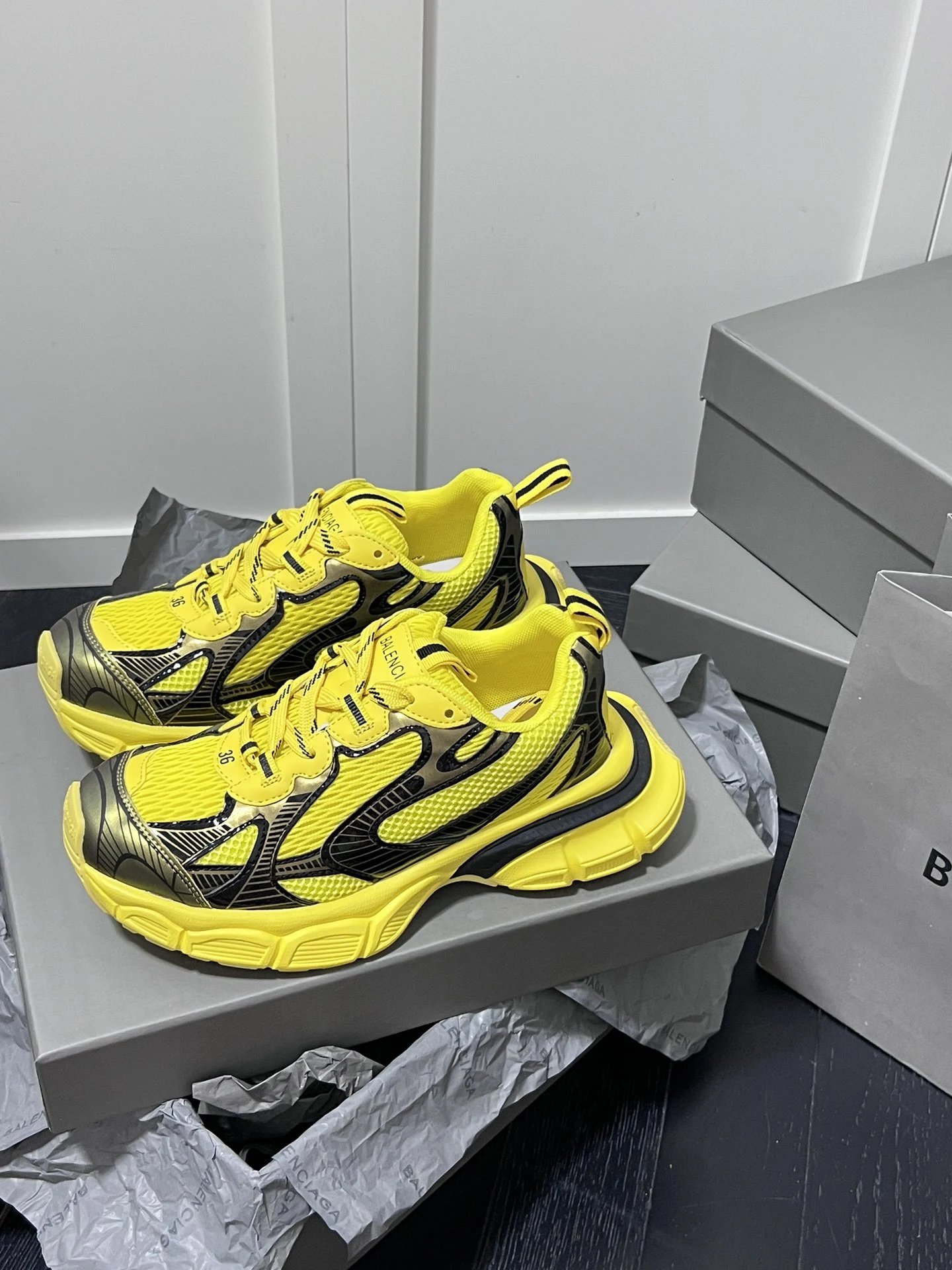 Retro Chunky Mesh Dad Sneakers with Tire Sole Neon Yellow - Gallery Image 4 - Detailed View