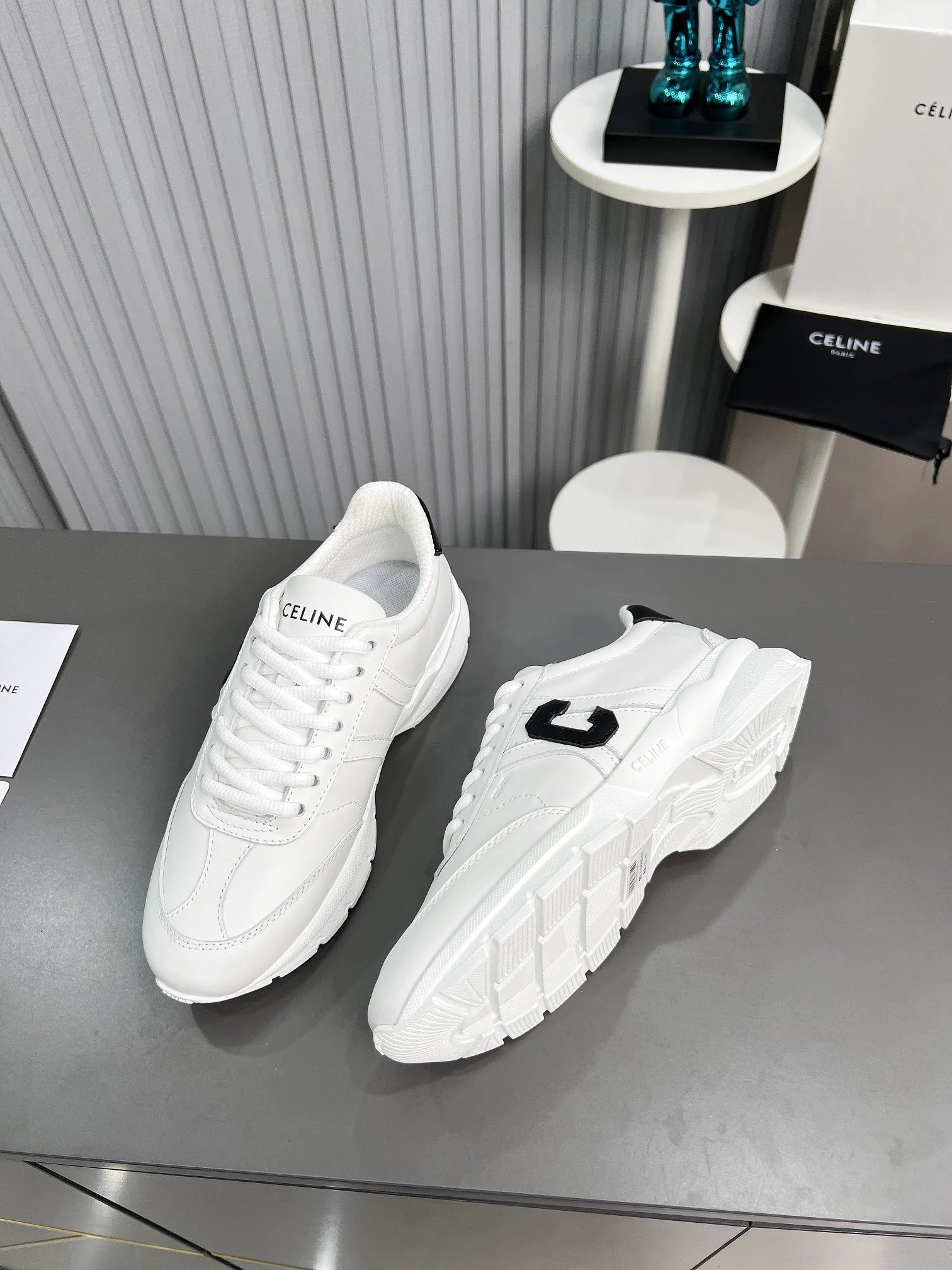 Chunky Leather Dad Sneakers Retro Style White - Gallery Image 2 - Detailed View