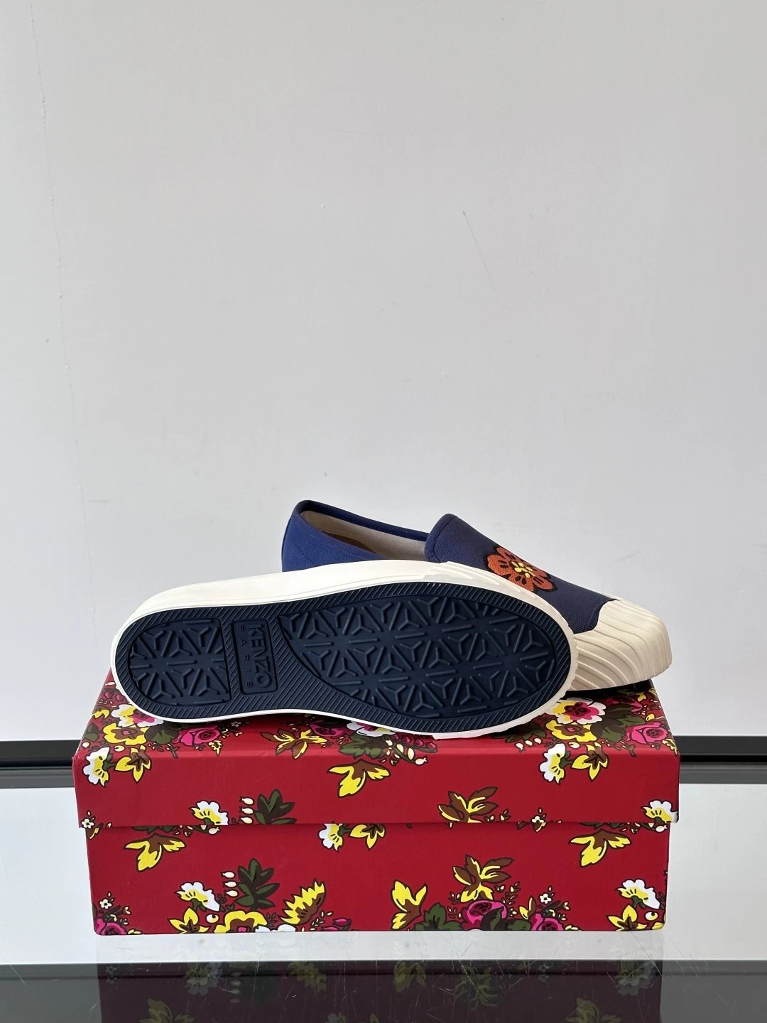 Kenzo Floral Canvas Shoes Blue - Gallery Image 9 - Detailed View