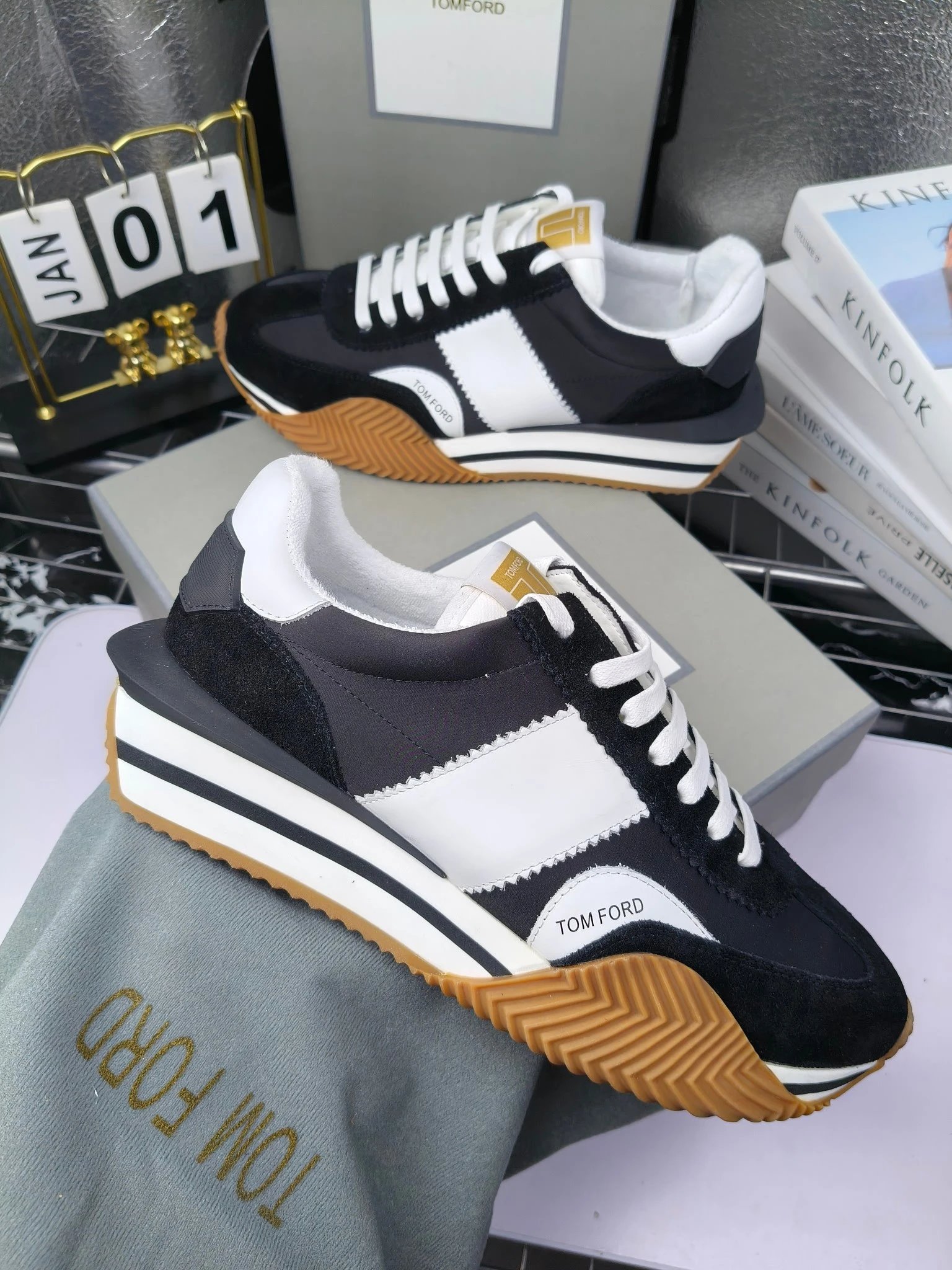 Retro Cowhide Platform Sneakers Ebony White - Gallery Image 9 - Detailed View