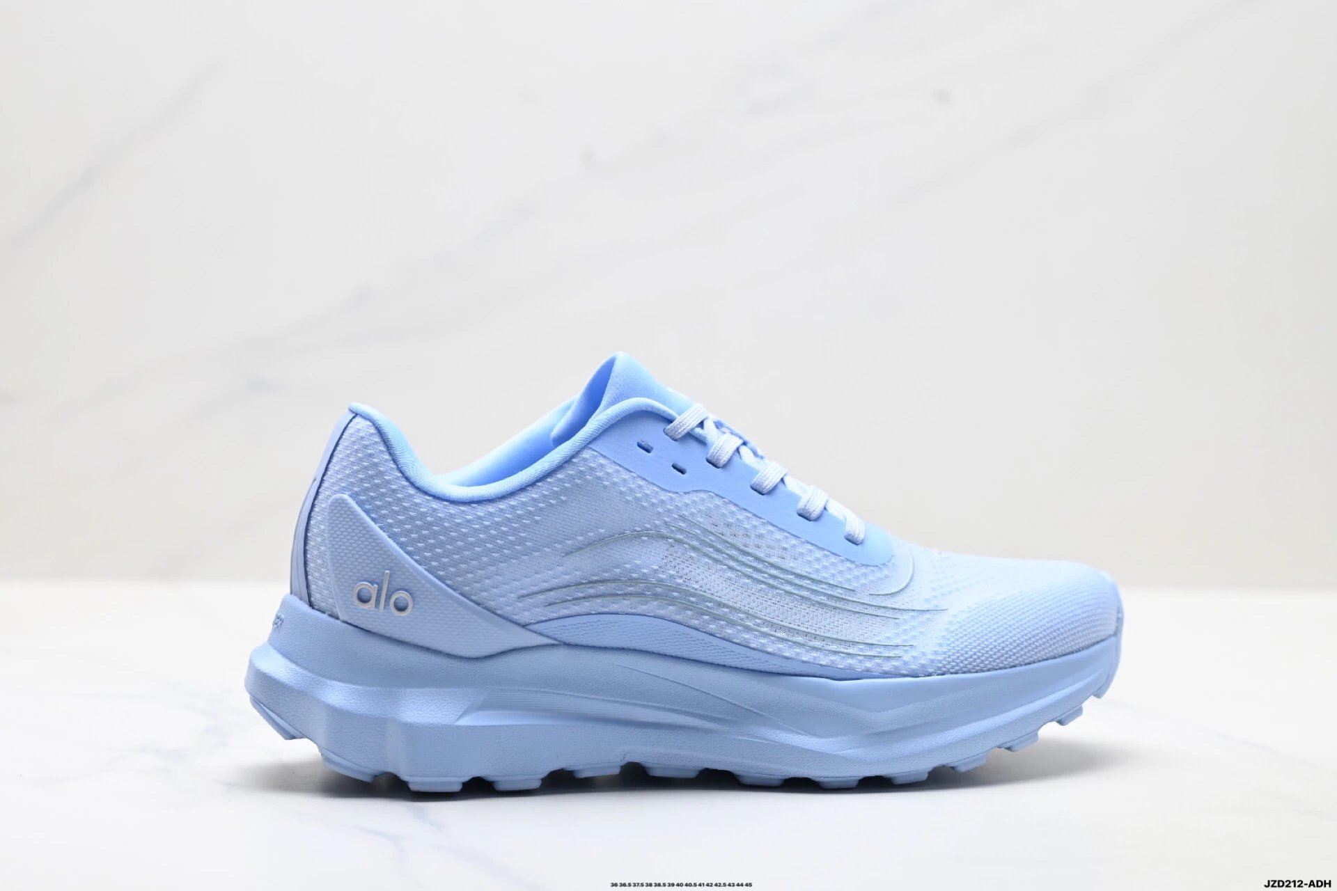 Alo Yoga Alo Runner Sneakers Blue - High Quality Product Image - Cnfans