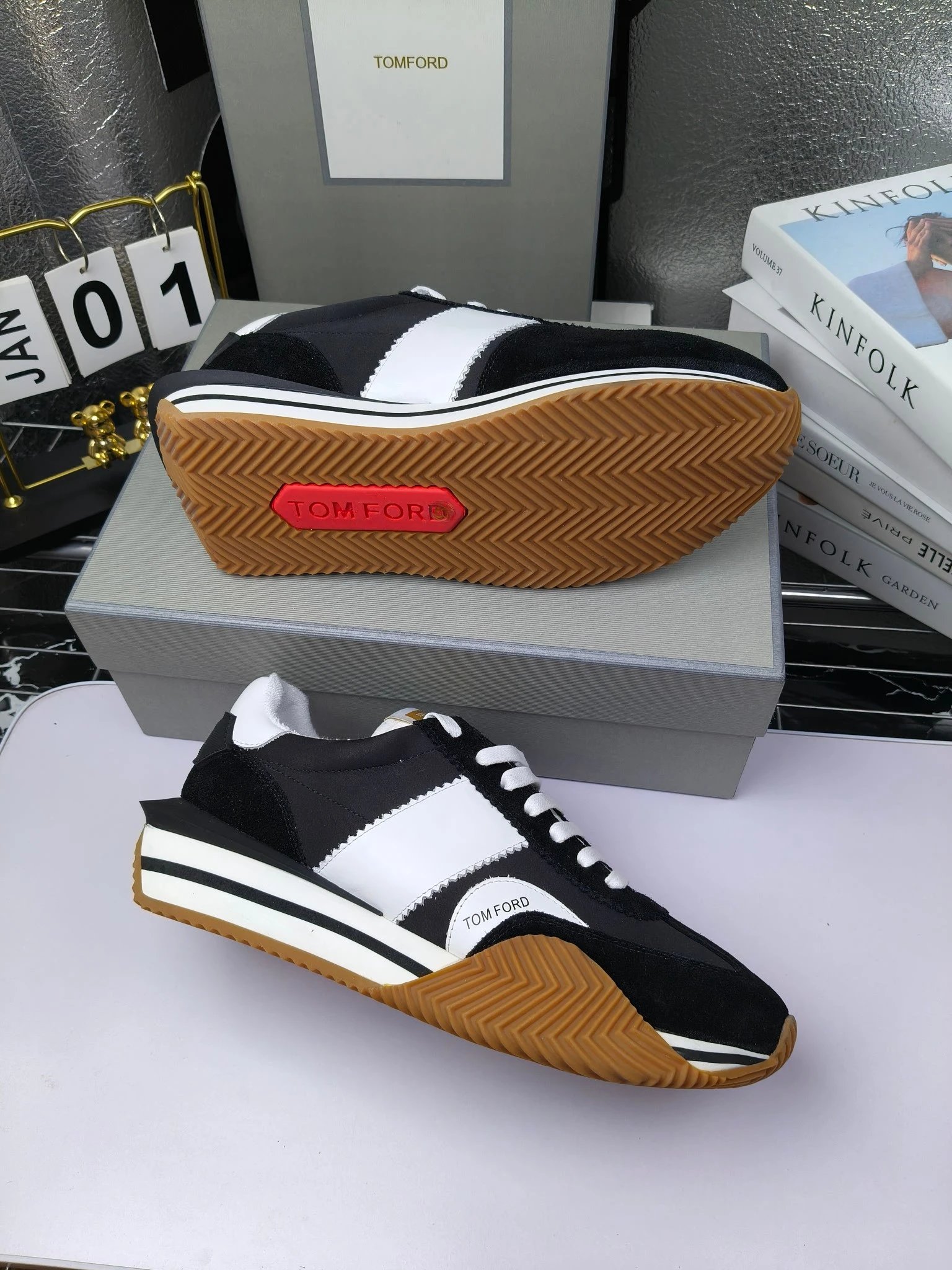 Retro Cowhide Platform Sneakers Ebony White - Gallery Image 7 - Detailed View