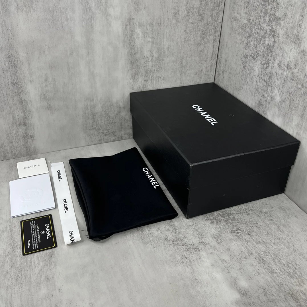 Resort Chunky Mesh Leather Sneakers Silver - Gallery Image 9 - Detailed View