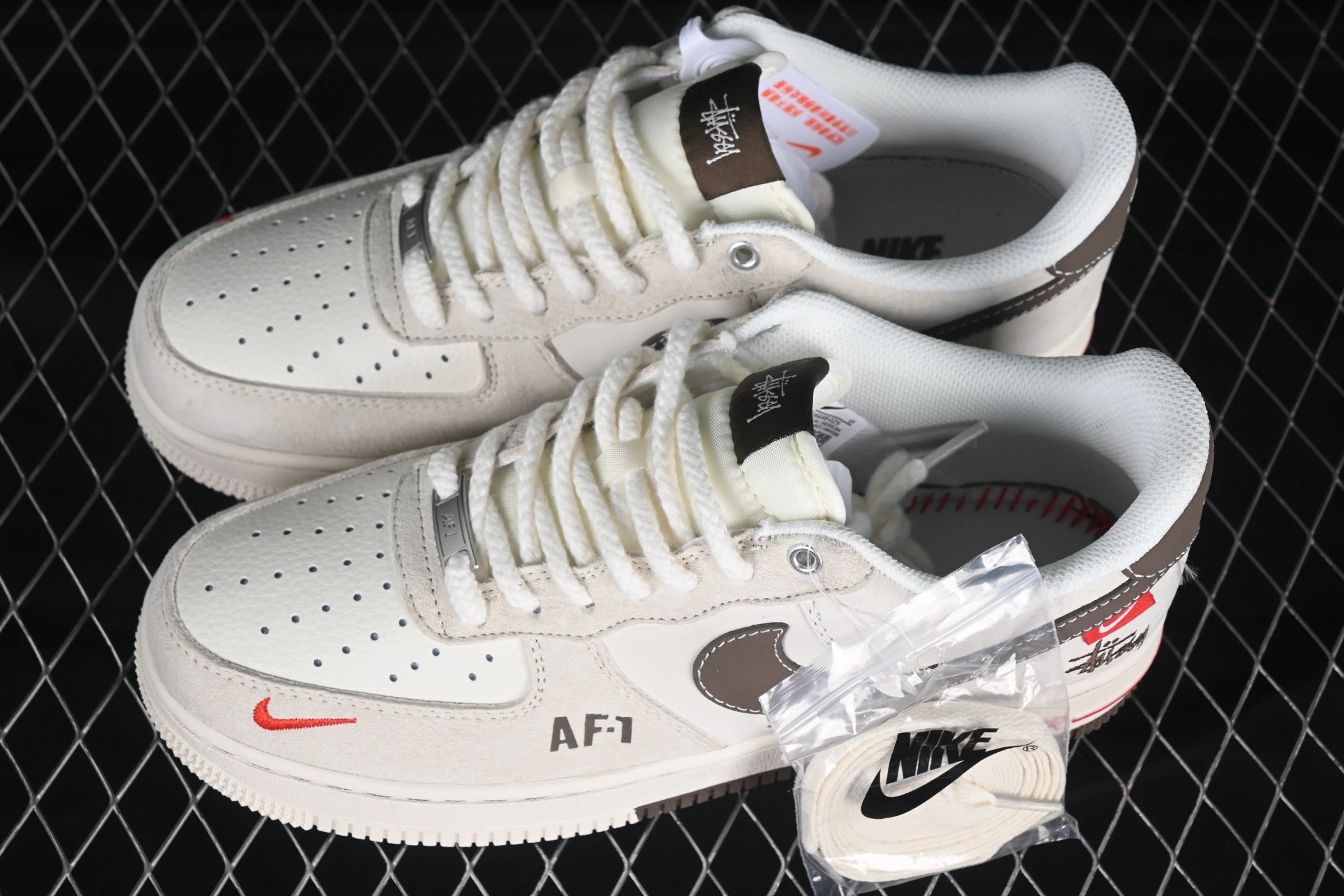 Casual Low-Top Sneakers Taupe Ivory - Gallery Image 5 - Detailed View