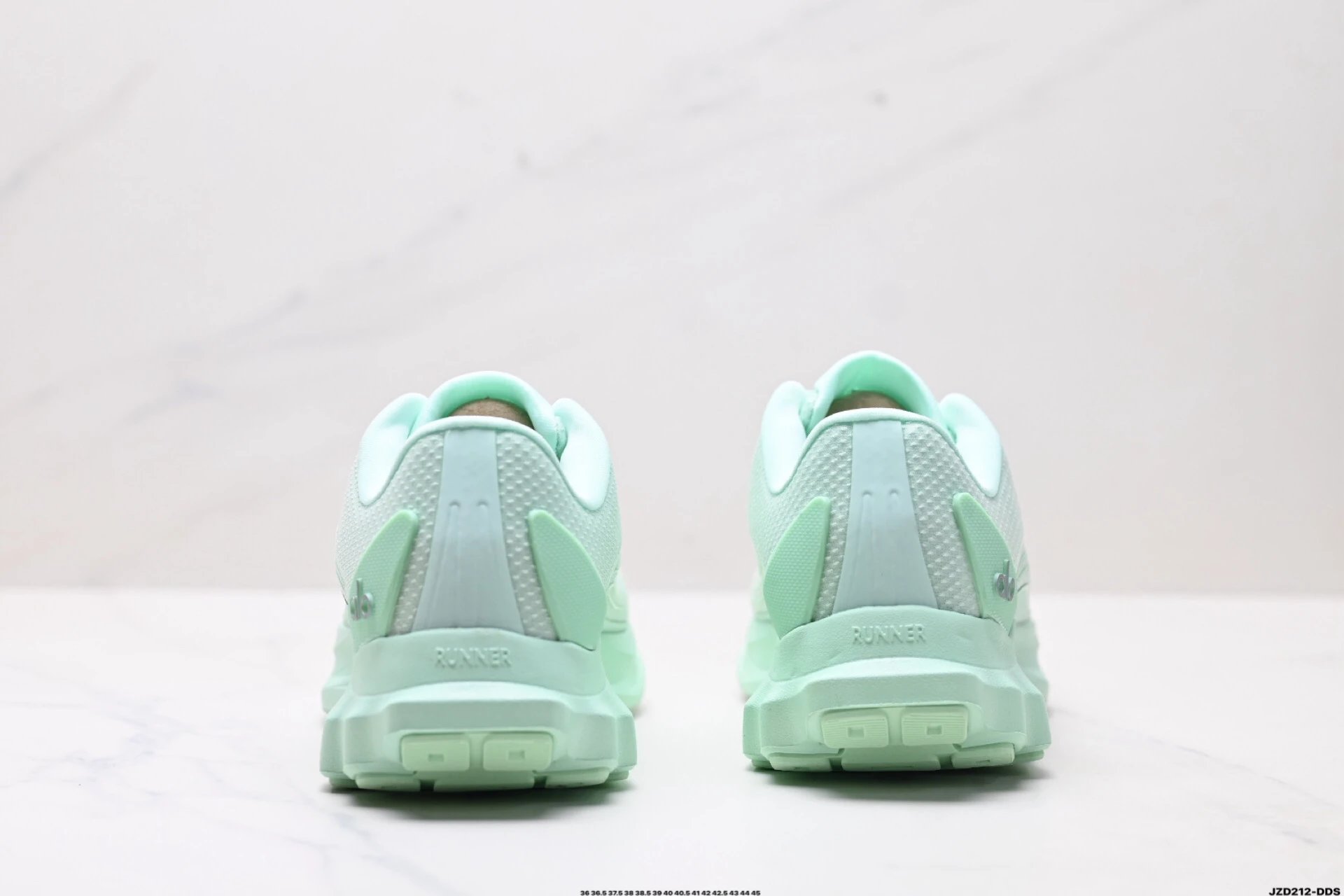Alo Yoga Alo Runner Sneakers Green - Gallery Image 6 - Detailed View