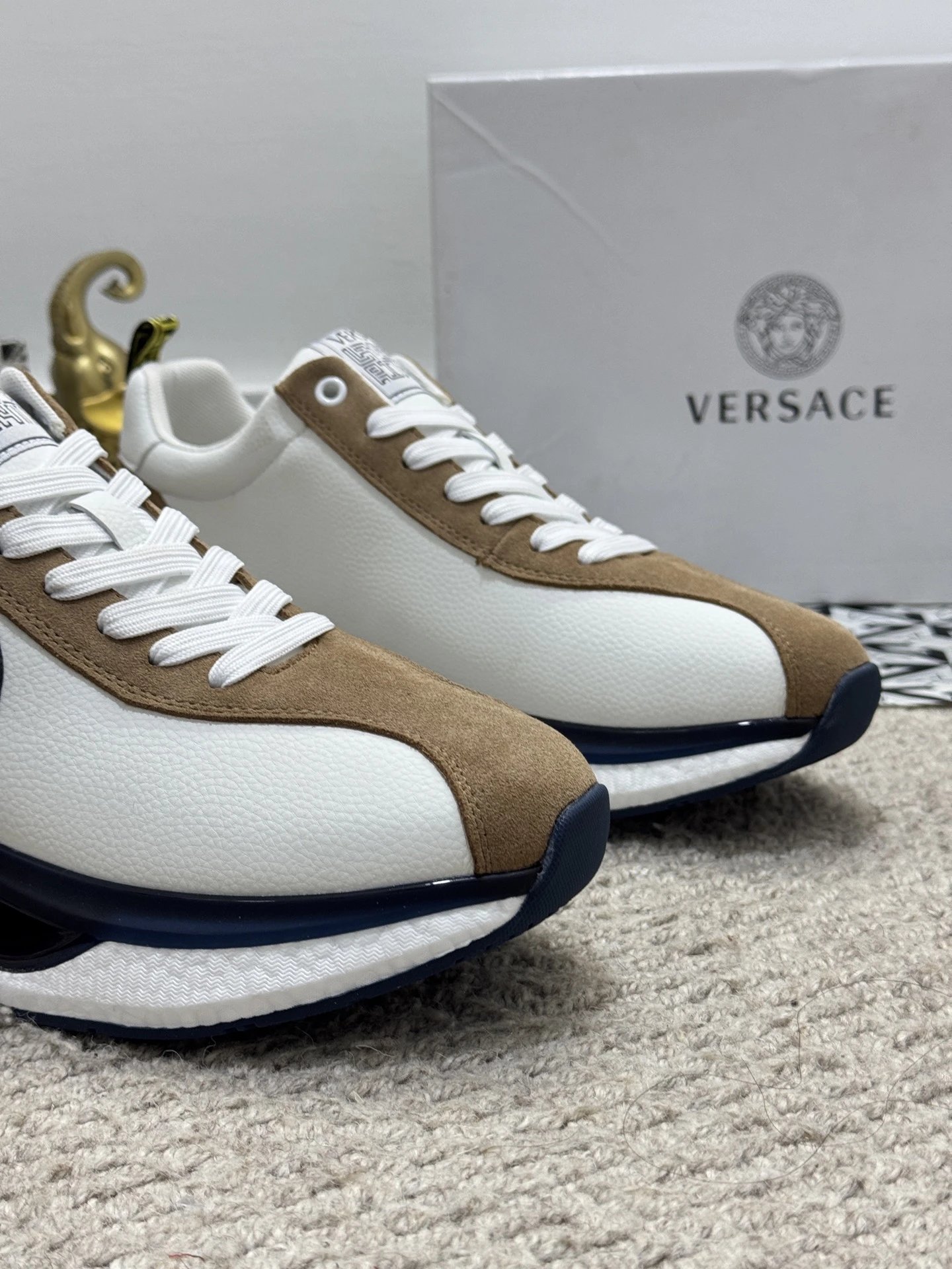 Luxury Leather Mesh Sneakers Beige White - Gallery Image 3 - Detailed View