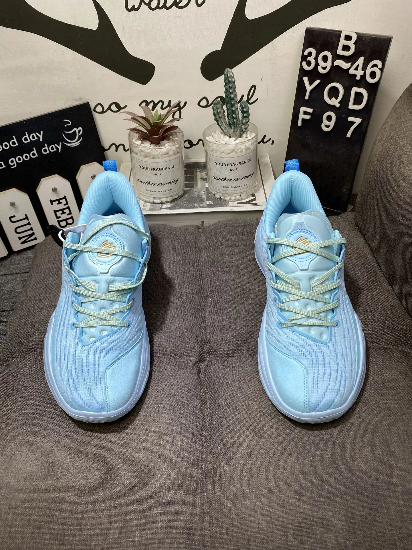 Curry HOVR Splash Basketball Shoes Ice Blue - Gallery Image 2 - Detailed View