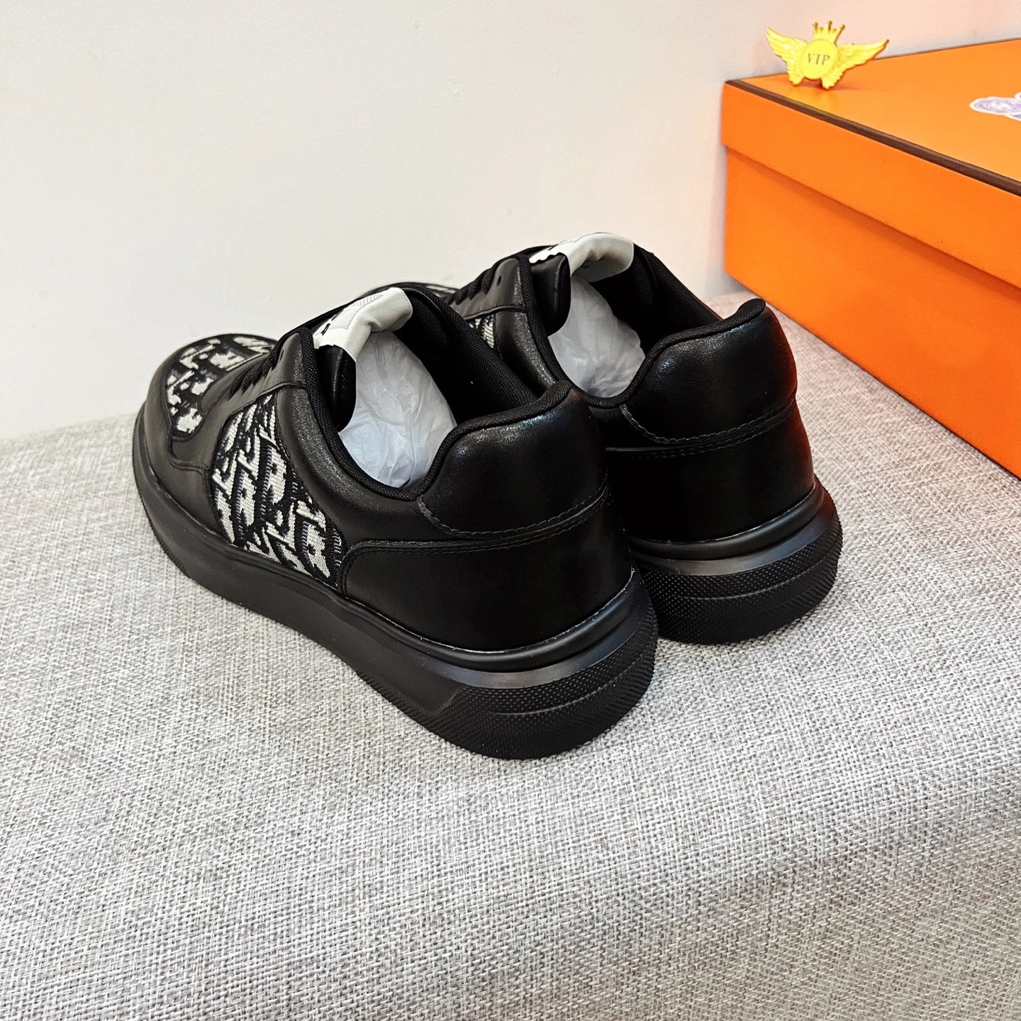 Luxury Leather Low Top Sneakers Black Monochrome - Gallery Image 9 - Detailed View