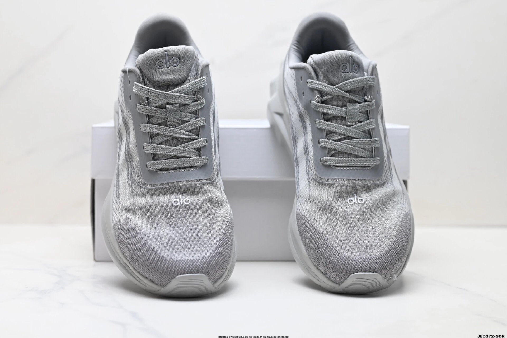 Alo Yoga Alo Runner Sneakers Grey - Gallery Image 7 - Detailed View