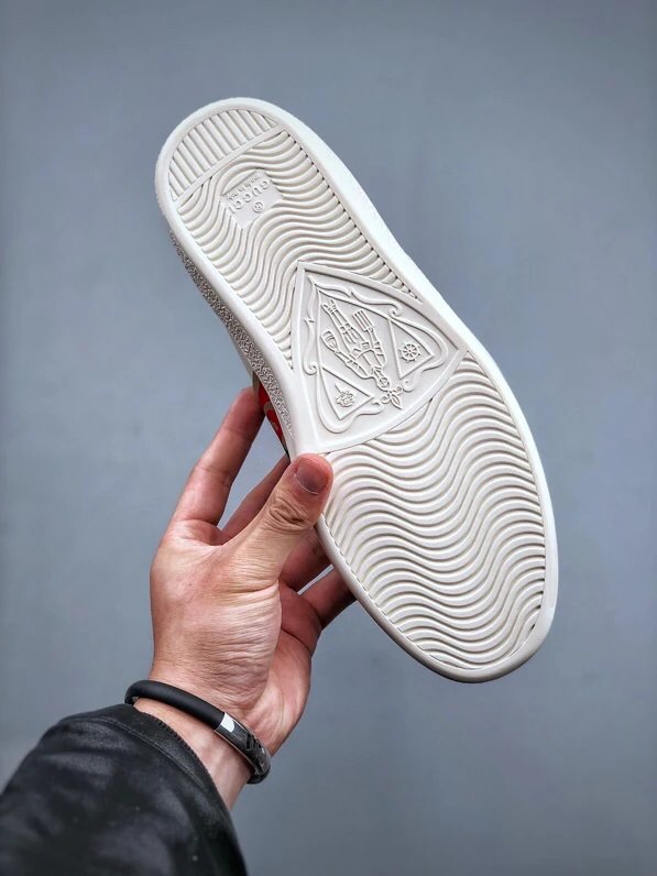 Gucci Bee White Red Sneakers Keychain - Gallery Image 8 - Detailed View