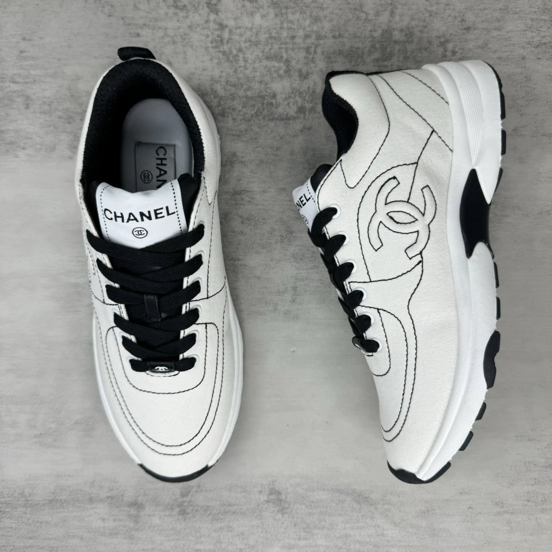 24SS Leather Panda Sneakers Women’s Black White - Gallery Image 3 - Detailed View