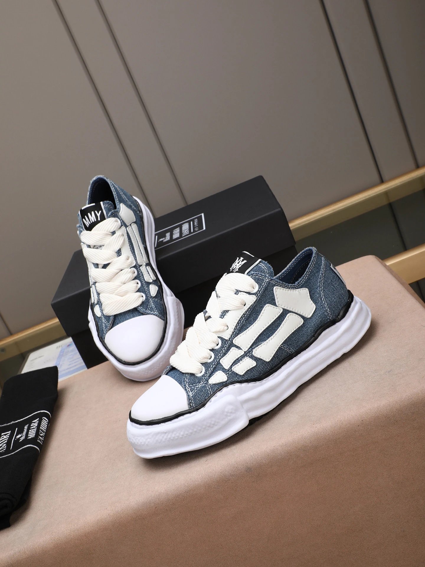 Maison MIHARA YASUHIR MMY Blue Sneakers White Bone - Gallery Image 9 - Detailed View