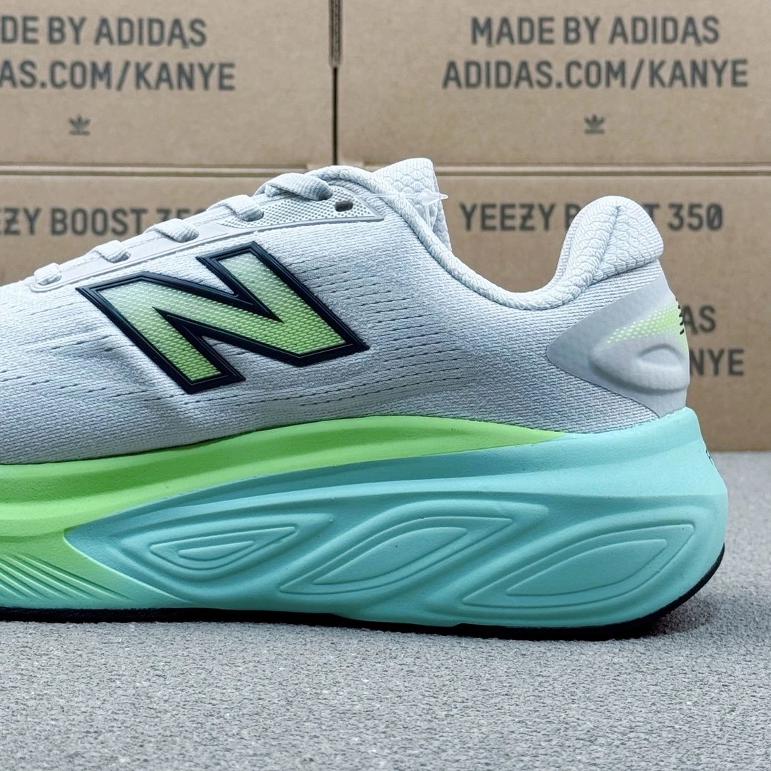 Lightweight Knit Running Shoes in Mint - Gallery Image 9 - Detailed View
