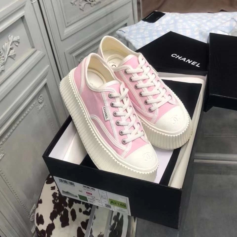 Chanel Vintage Sneakers Pink - Gallery Image 5 - Detailed View
