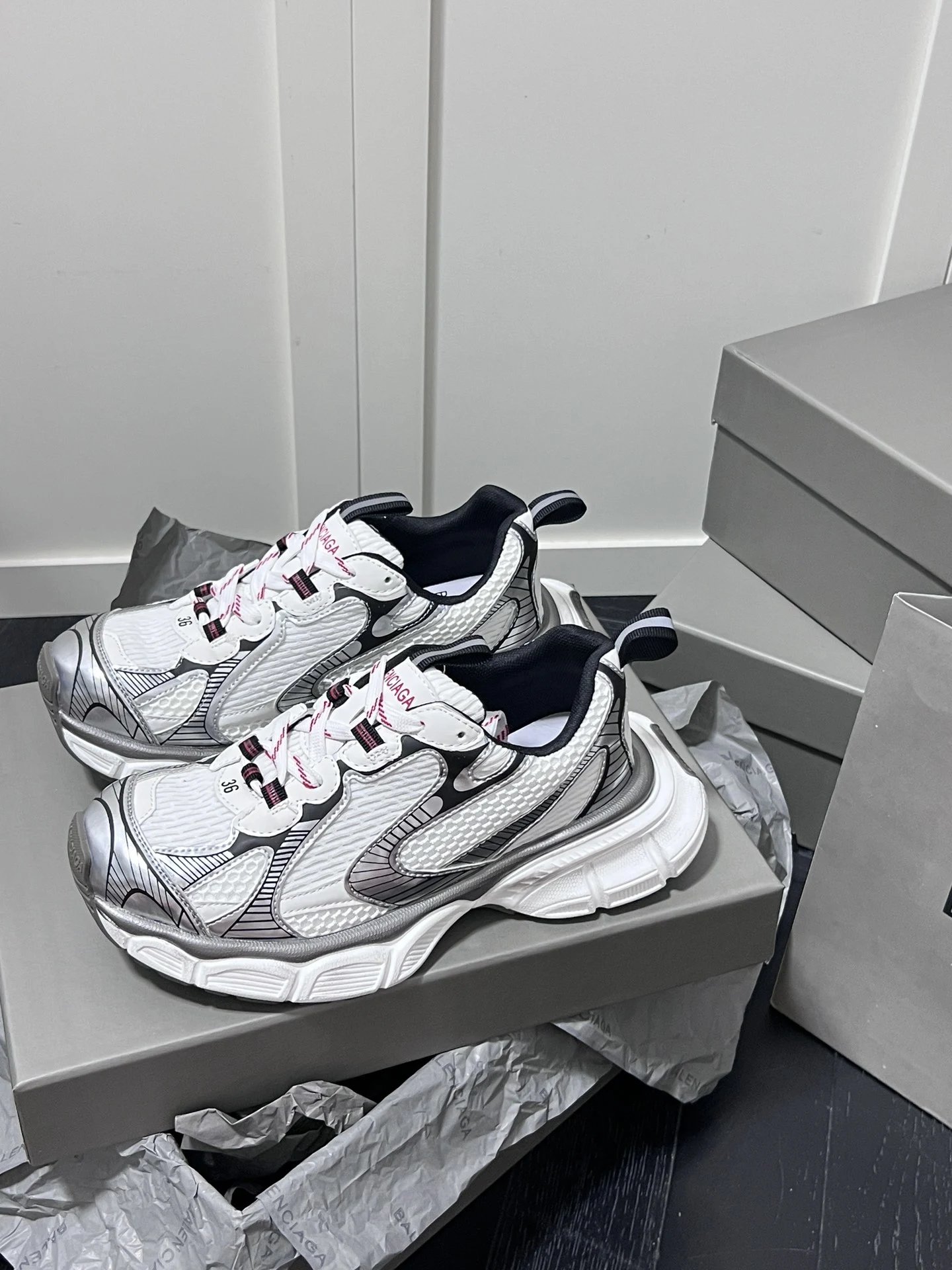 Retro Dad Sneakers Mesh Leather Chunky Sole Silver White - Gallery Image 9 - Detailed View