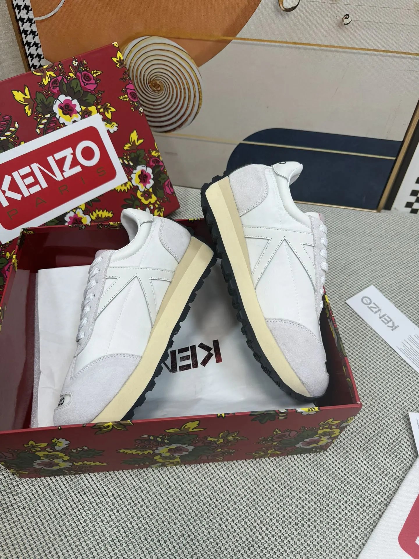Kenzo Casual Sneakers Beige - Gallery Image 4 - Detailed View