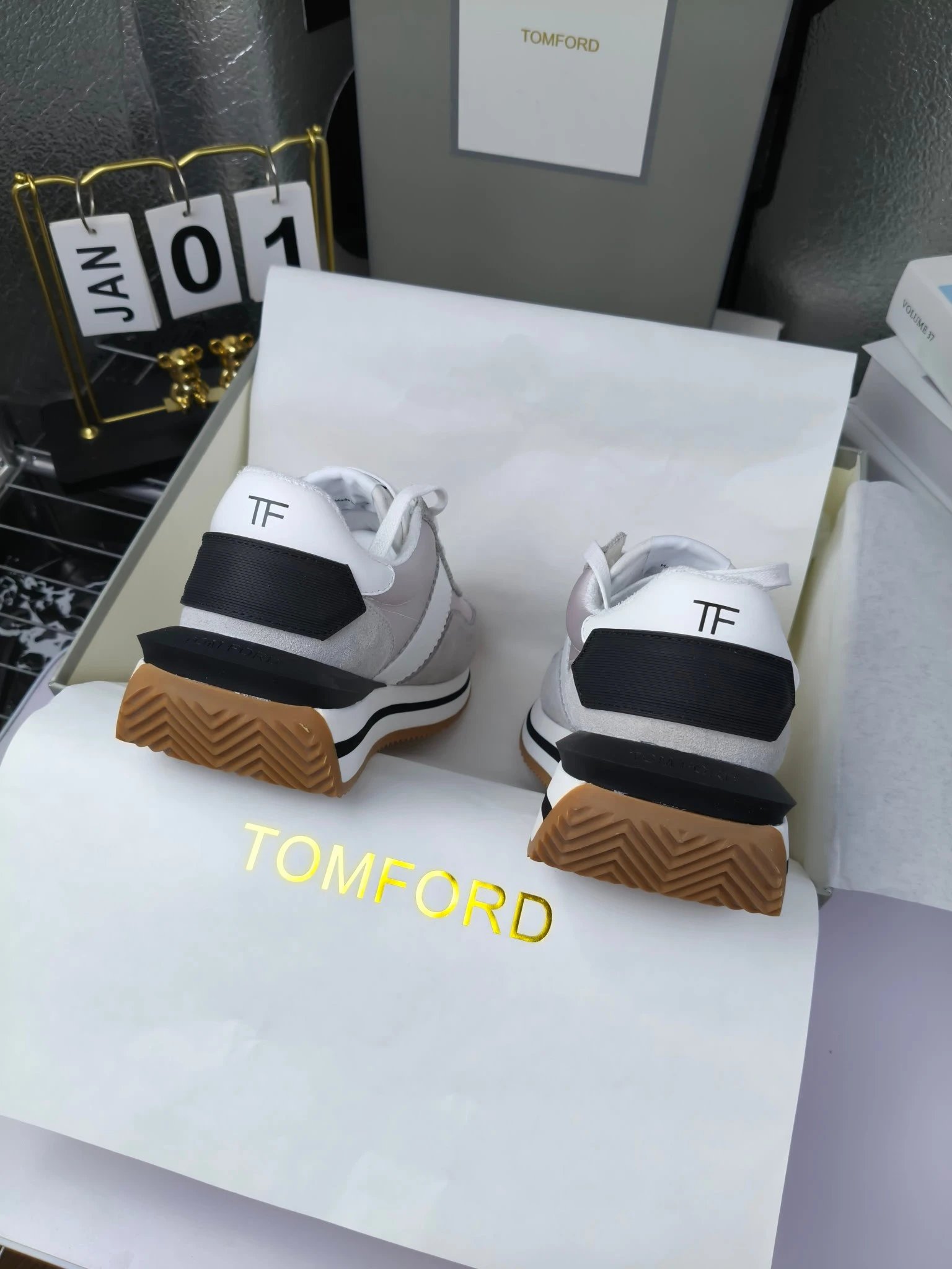 Retro Leather Platform Sneakers Ash Grey - Gallery Image 4 - Detailed View