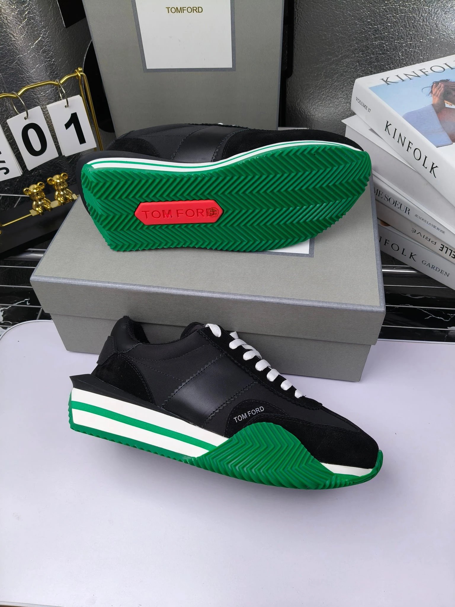 Retro Leather Sneakers Green Trim - Gallery Image 7 - Detailed View