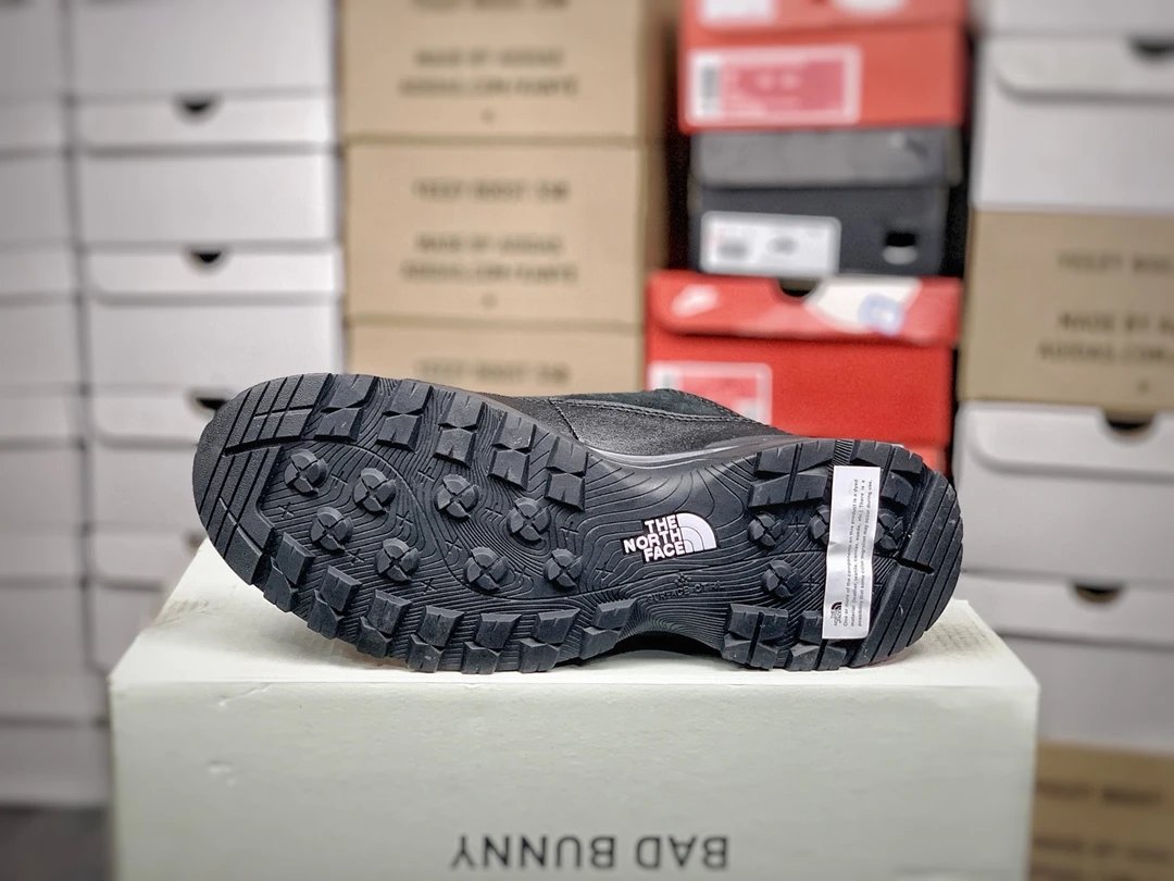 Outdoor Suede Hiking Shoes Deep Black - Gallery Image 6 - Detailed View