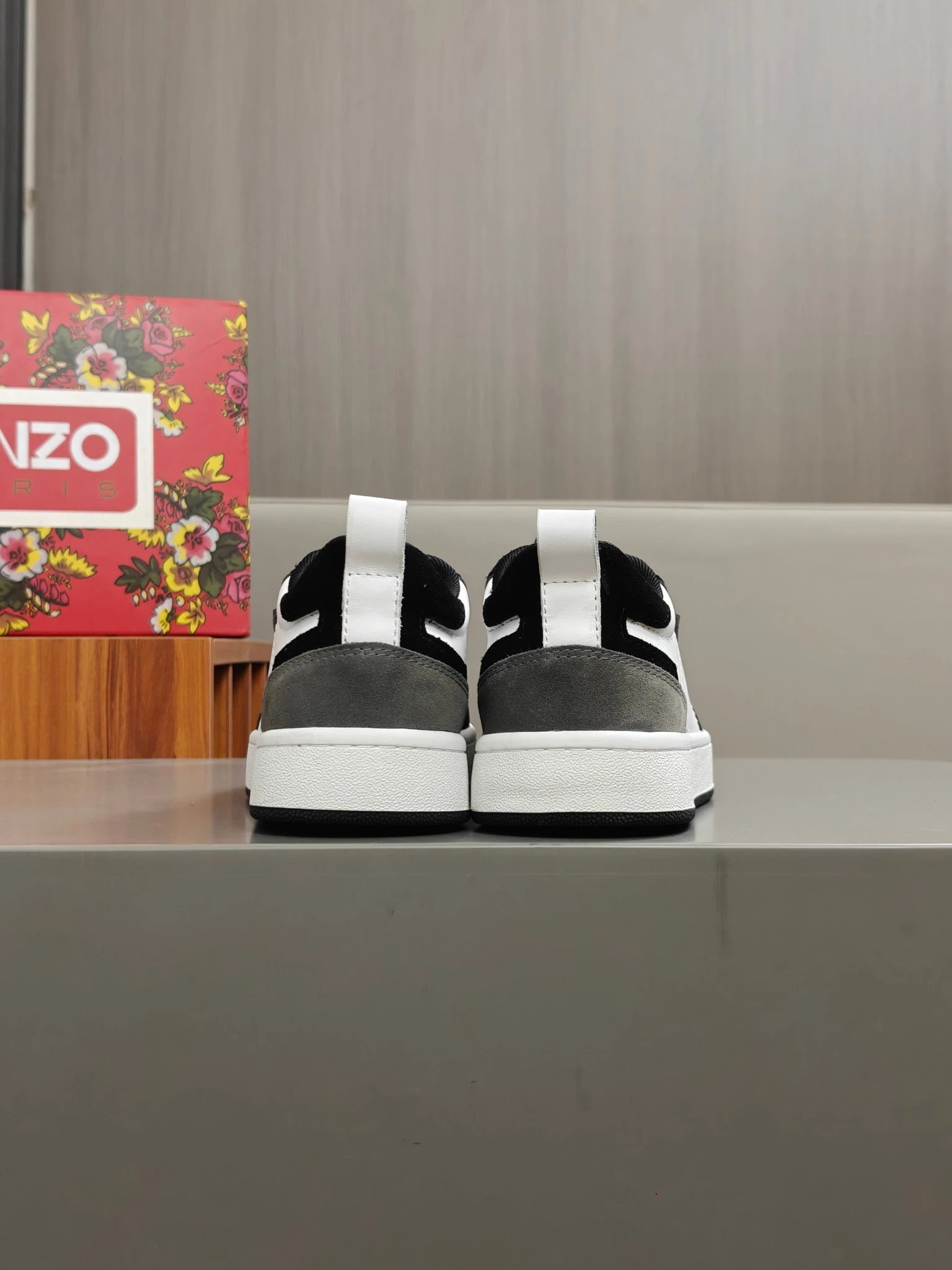 Kenzo Classic Sneakers White Black - Gallery Image 9 - Detailed View
