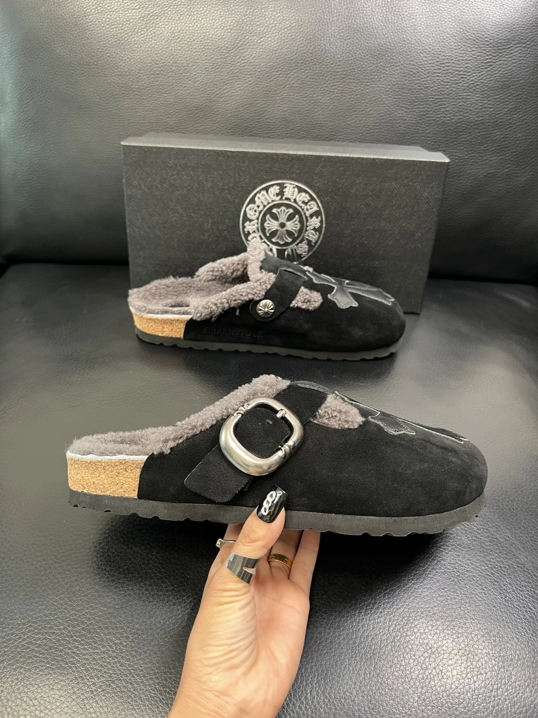 Luxury Suede Shearling Mules Obsidian Black - Gallery Image 4 - Detailed View
