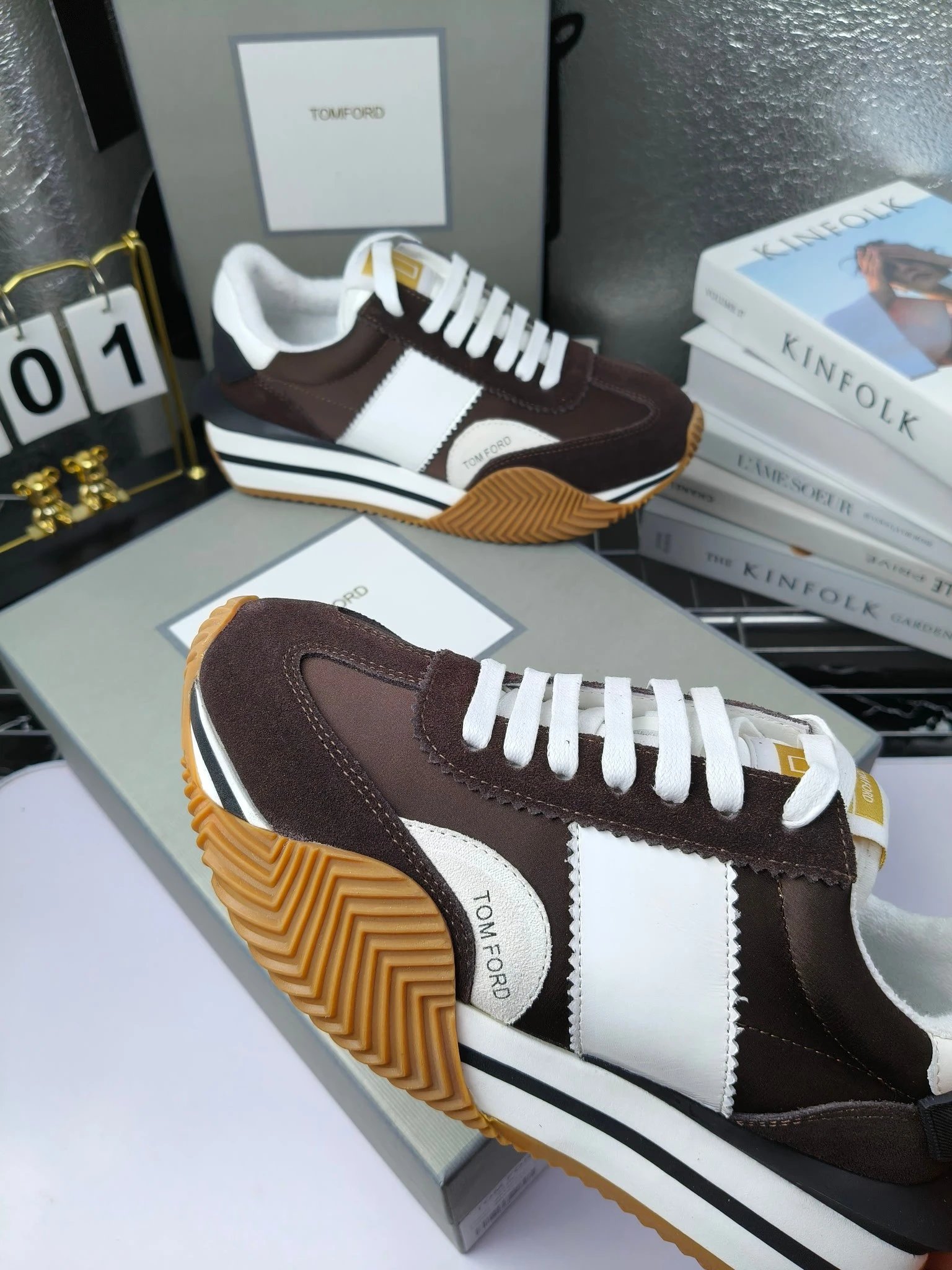 Retro Cowhide Platform Sneakers Coffee Brown - Gallery Image 3 - Detailed View