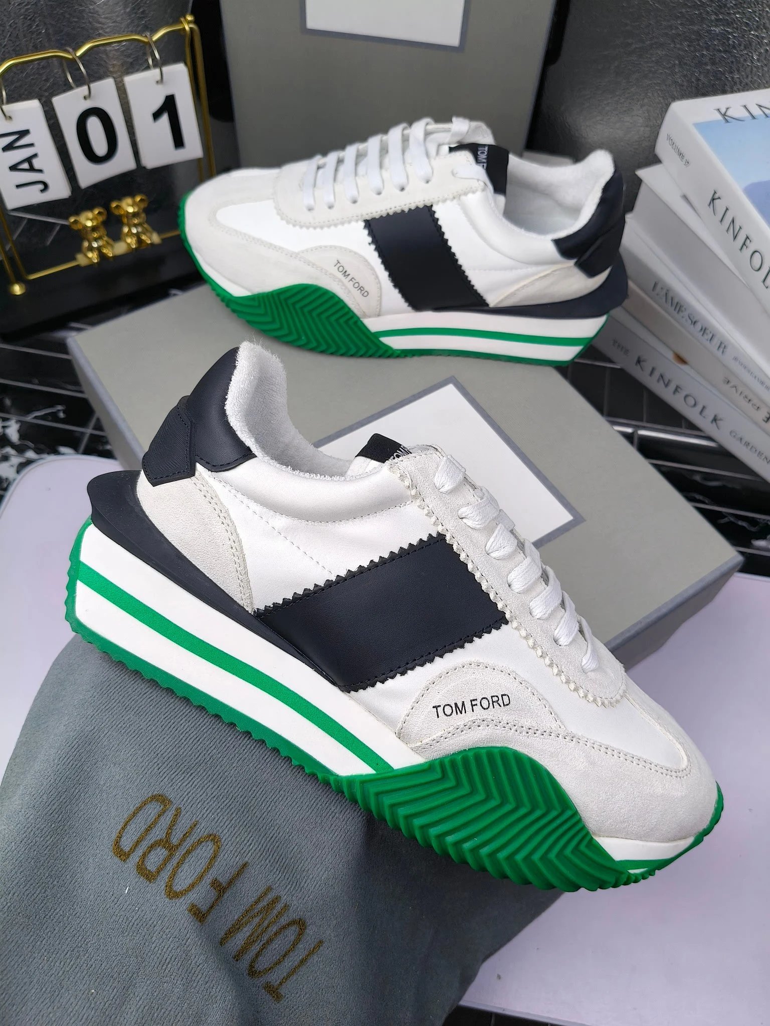 Retro Leather Platform Sneakers Emerald Green - Gallery Image 9 - Detailed View