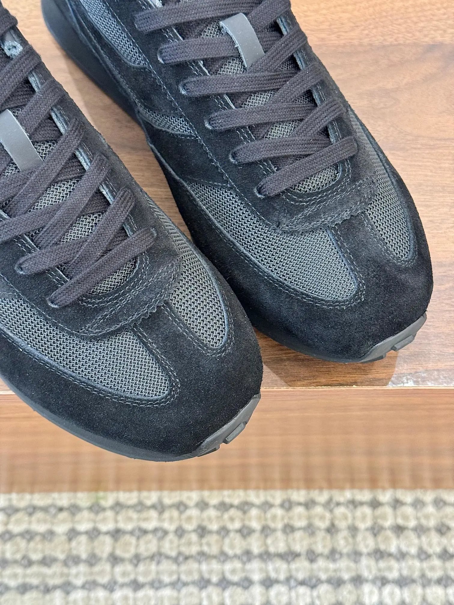 Retro Suede Mesh Low Top Sneakers Jet Black - Gallery Image 9 - Detailed View