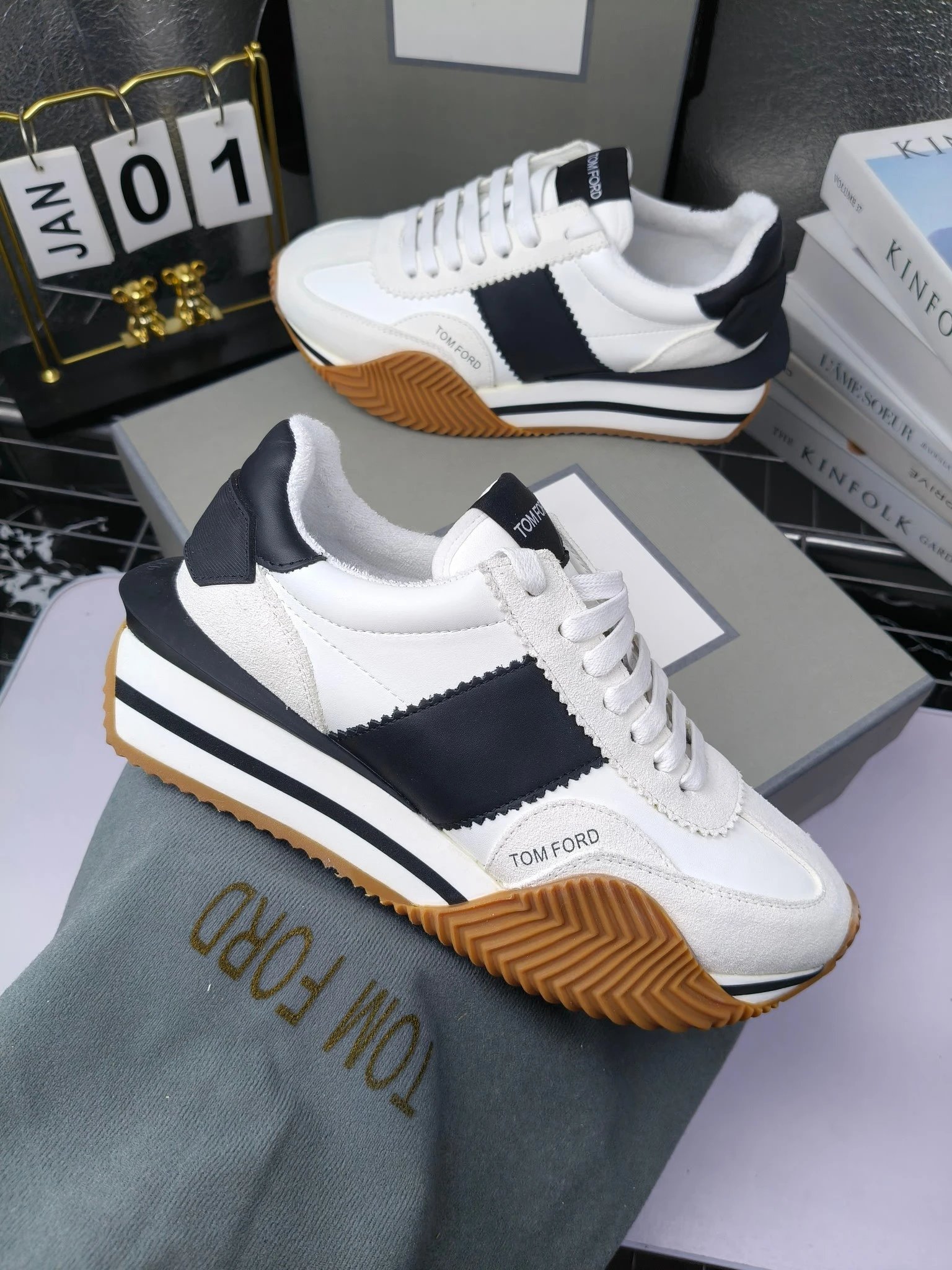 Retro Luxe Leather Sneakers Ivory Black - Gallery Image 8 - Detailed View
