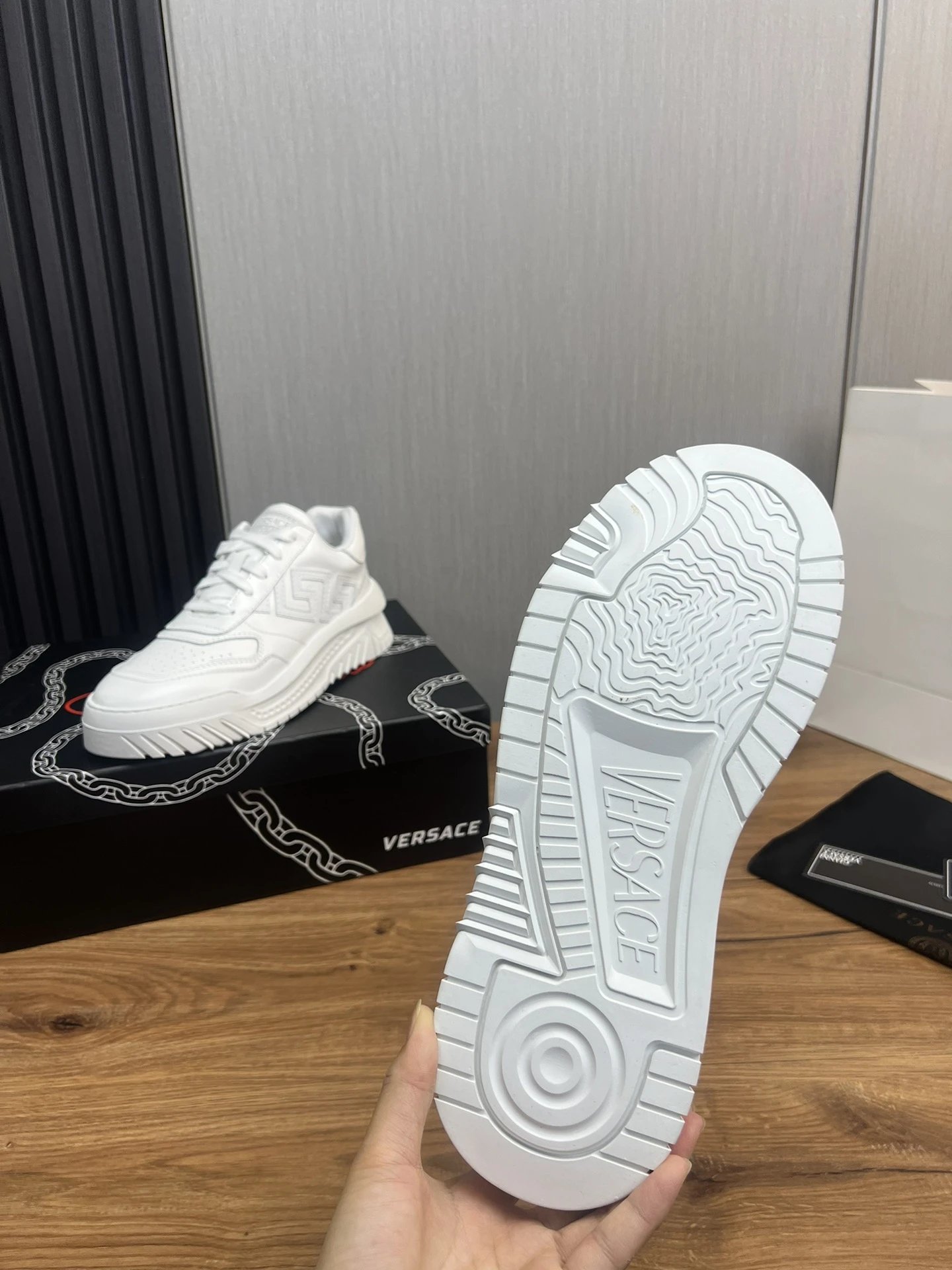 Luxury Leather Sneaker Low Arctic White - Gallery Image 9 - Detailed View