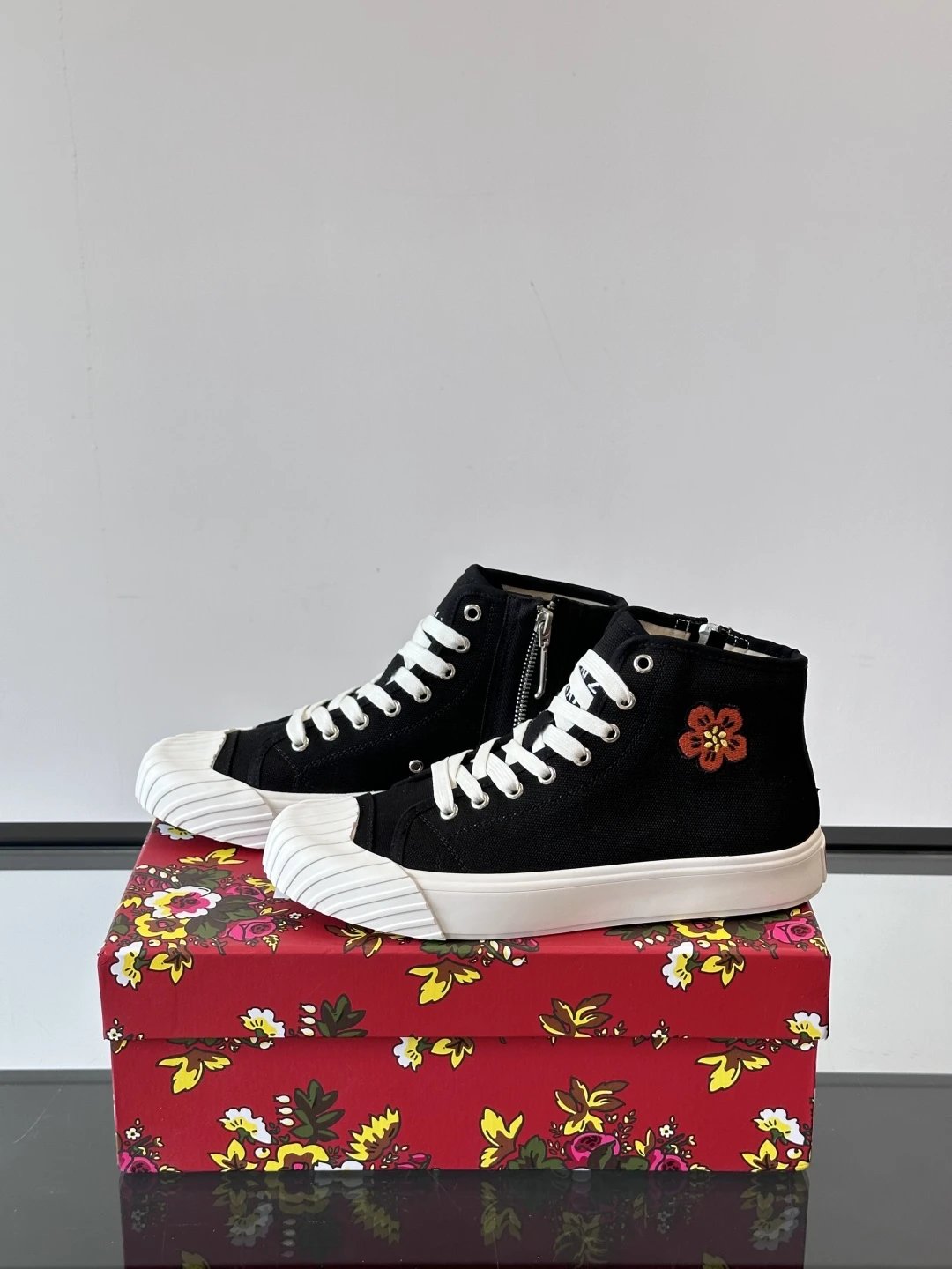 Kenzo Canvas High Sneakers Black - Gallery Image 4 - Detailed View