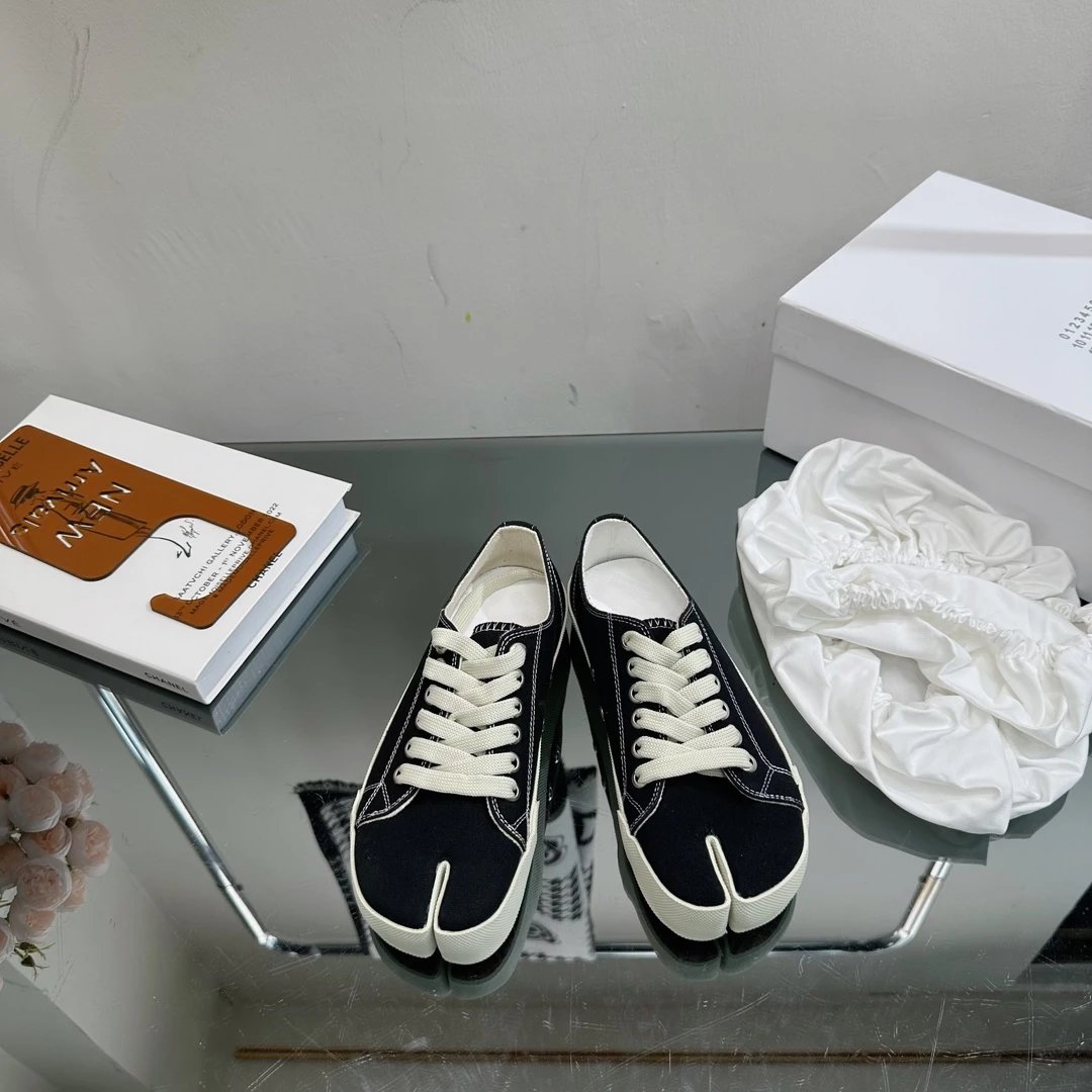 Maison Margiela MM6 Tabi Canvas Sneakers Black - Gallery Image 2 - Detailed View