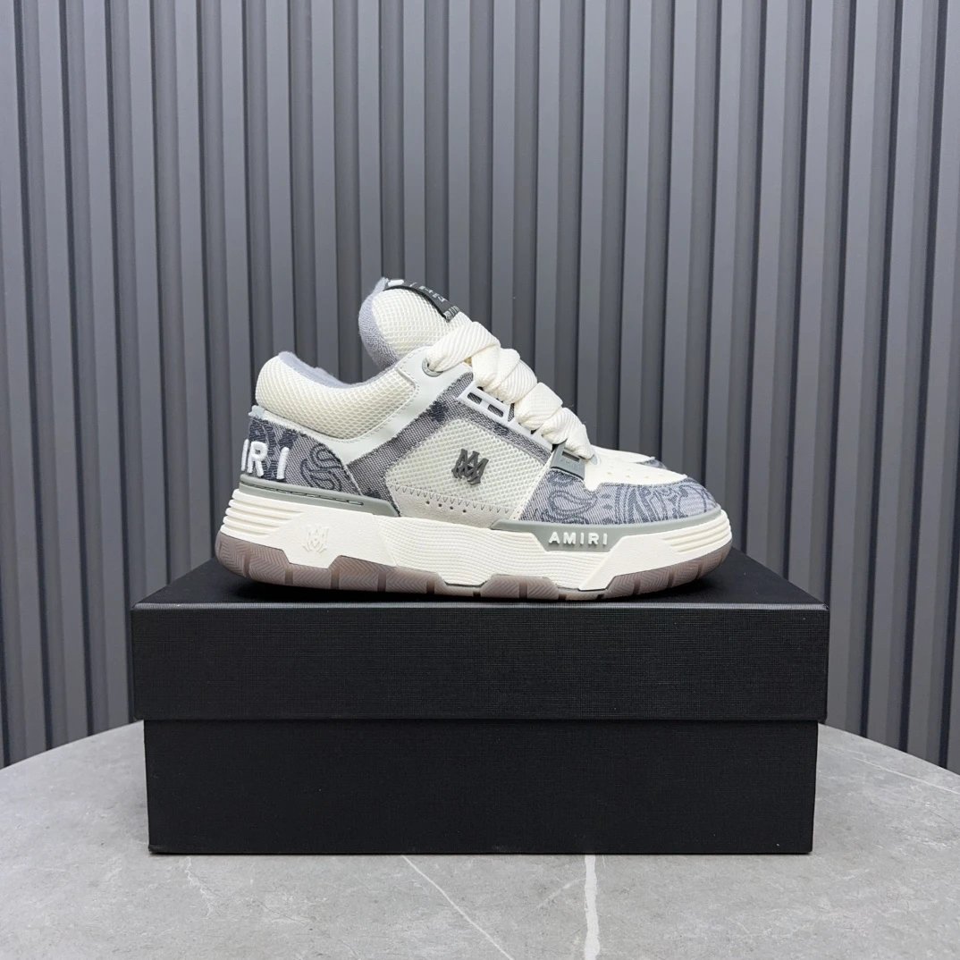 Unisex Low Top Canvas Sneakers Street Style Ivory Grey - Gallery Image 1 - Detailed View