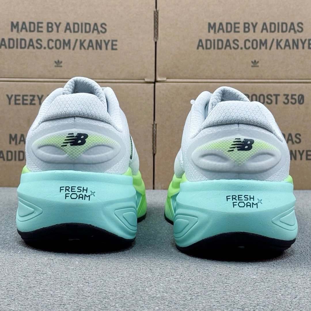 Lightweight Knit Running Shoes in Mint - Gallery Image 3 - Detailed View