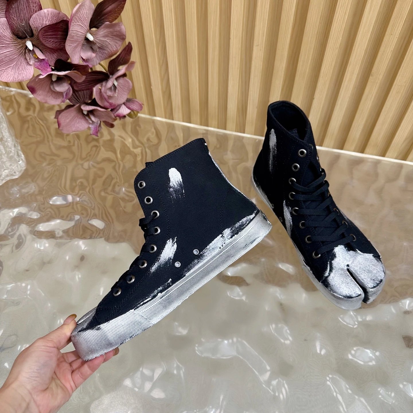 Maison Margiela MM6 Tabi Graffiti Canvas High Sneakers Black - Gallery Image 9 - Detailed View