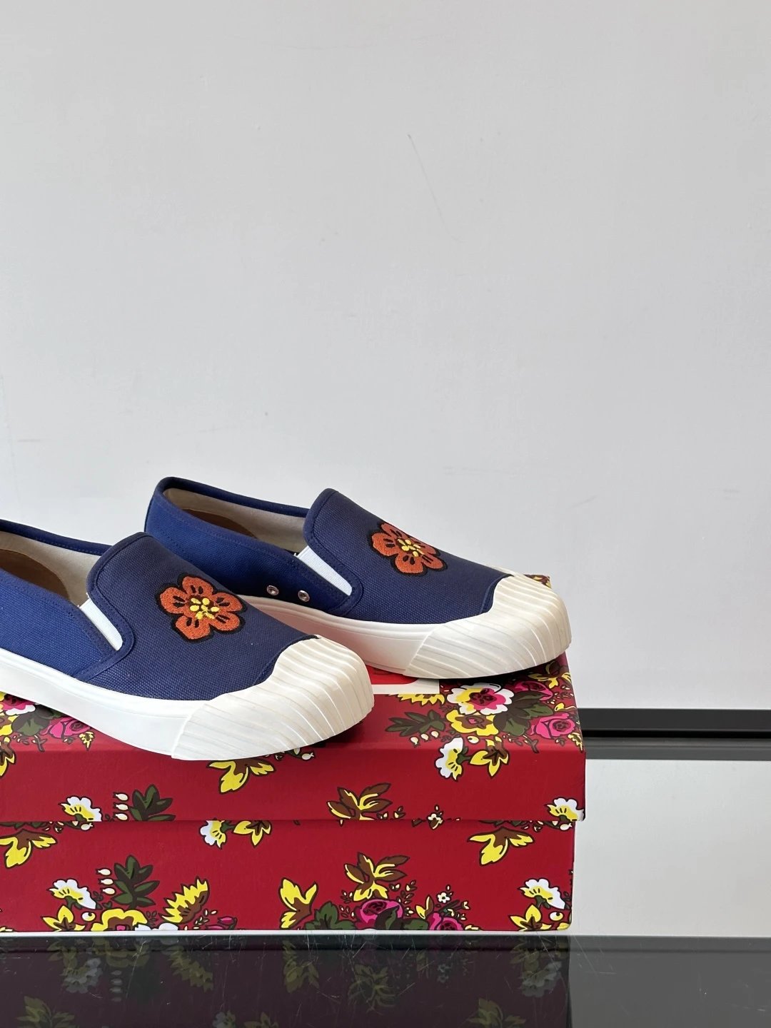 Kenzo Floral Canvas Shoes Blue - Gallery Image 7 - Detailed View