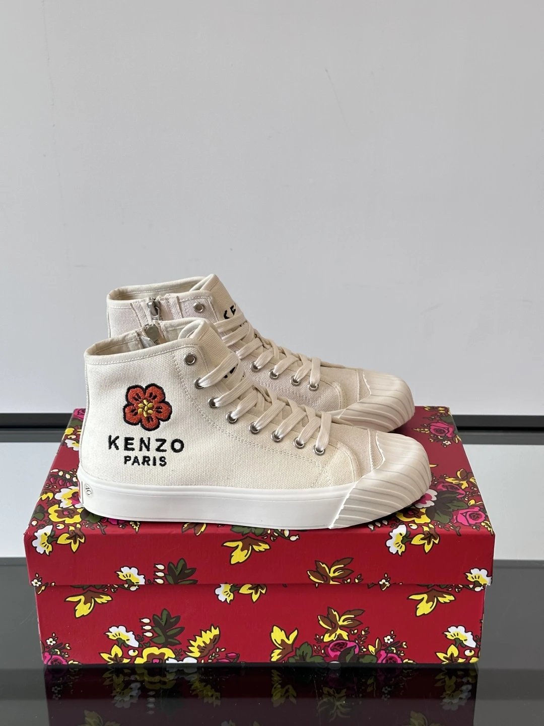 Kenzo Canvas High Sneakers White - Gallery Image 1 - Detailed View